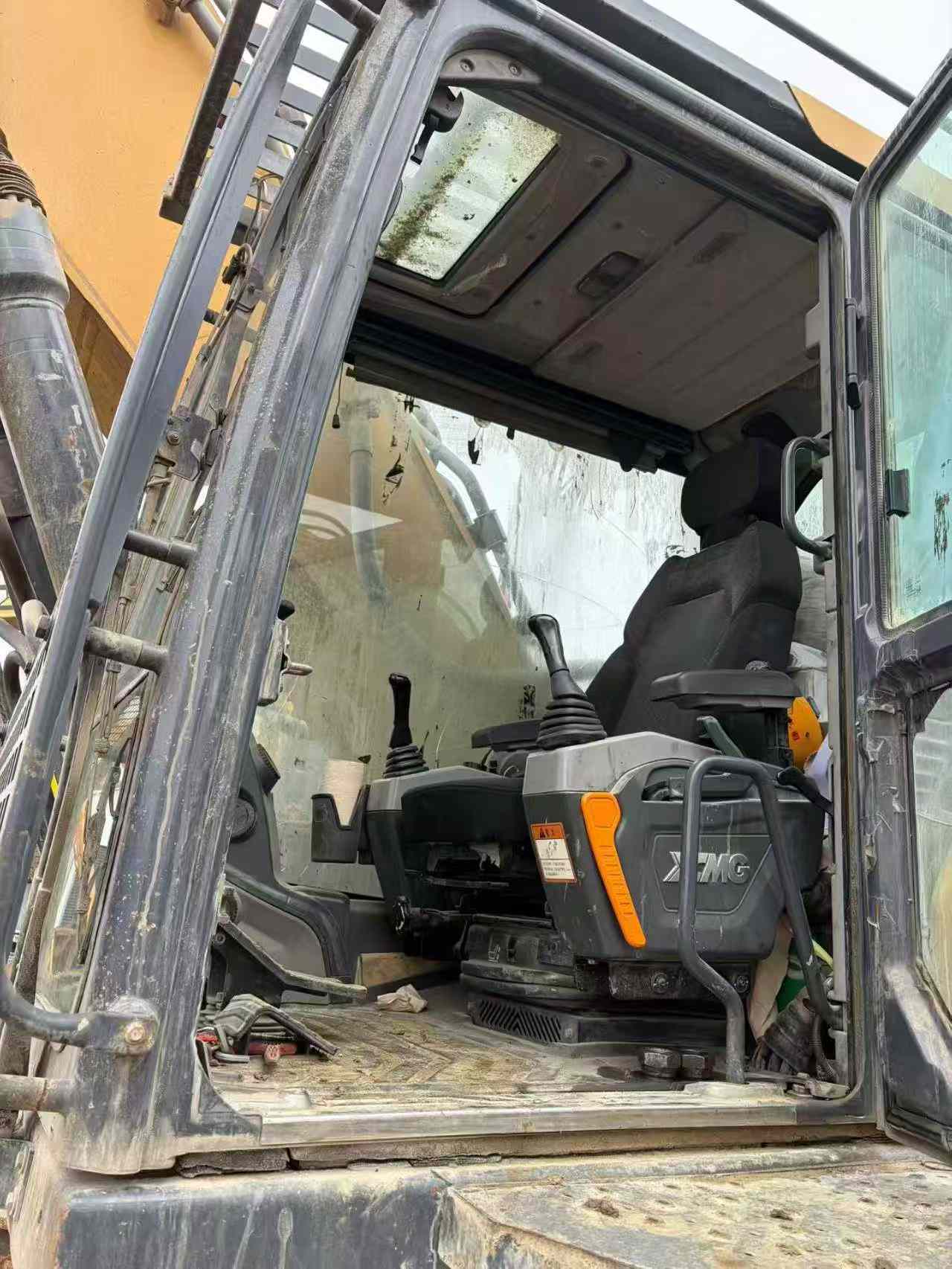 Buy XCMG LW600E Used Excavator / 7