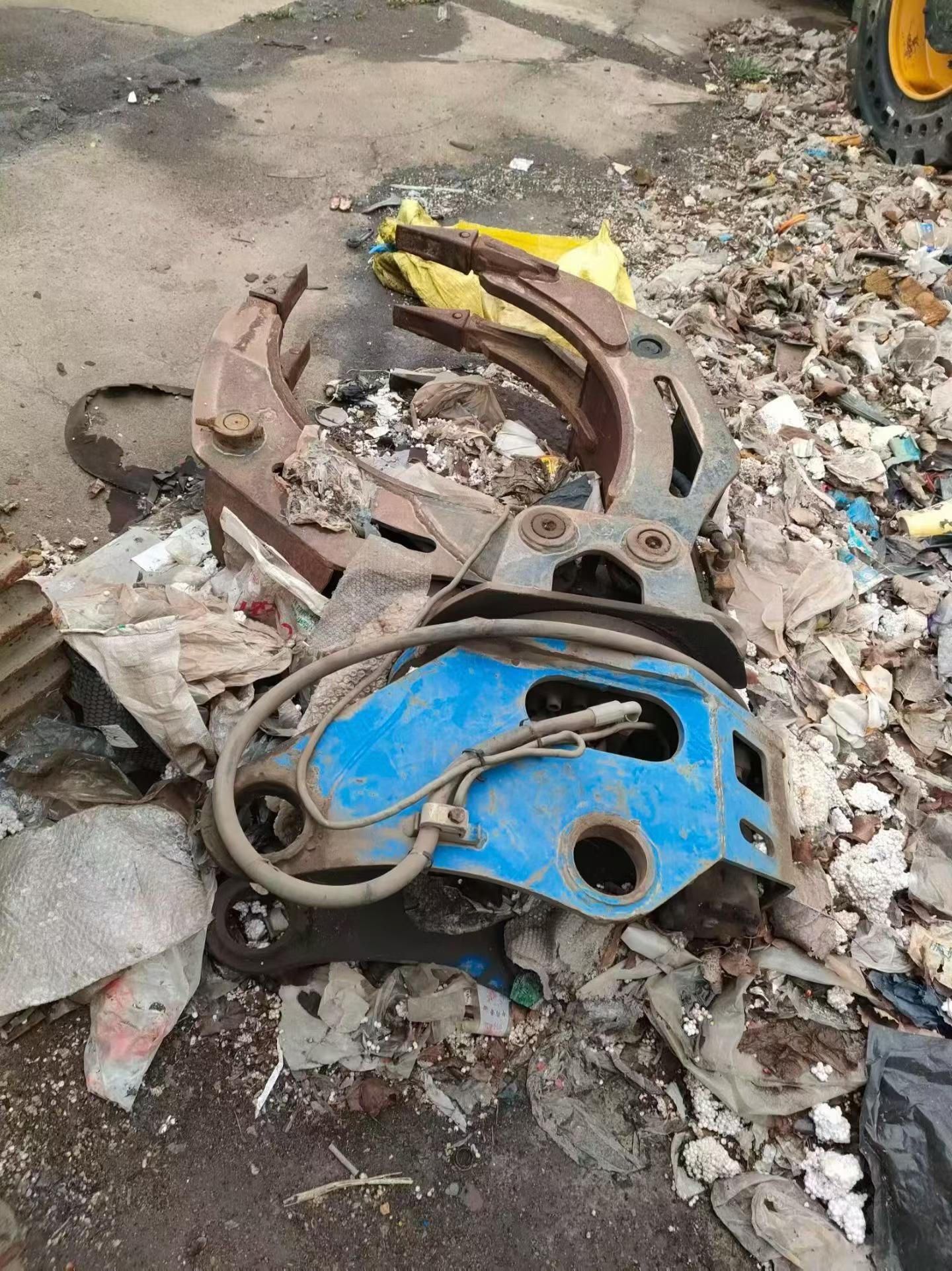 Buy Kobelco SK120 Used Excavator / 4