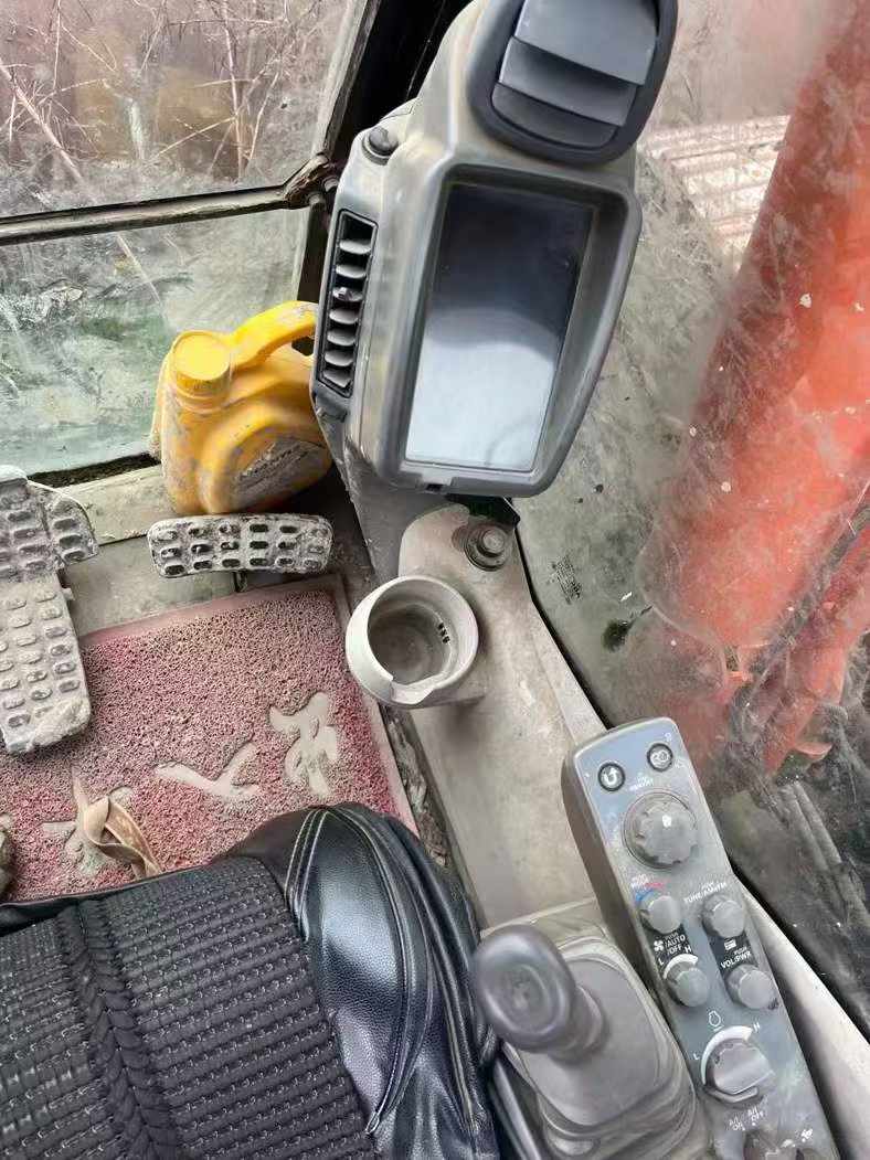 Buy Hitachi ZX200LC-5B Used Excavator / 8