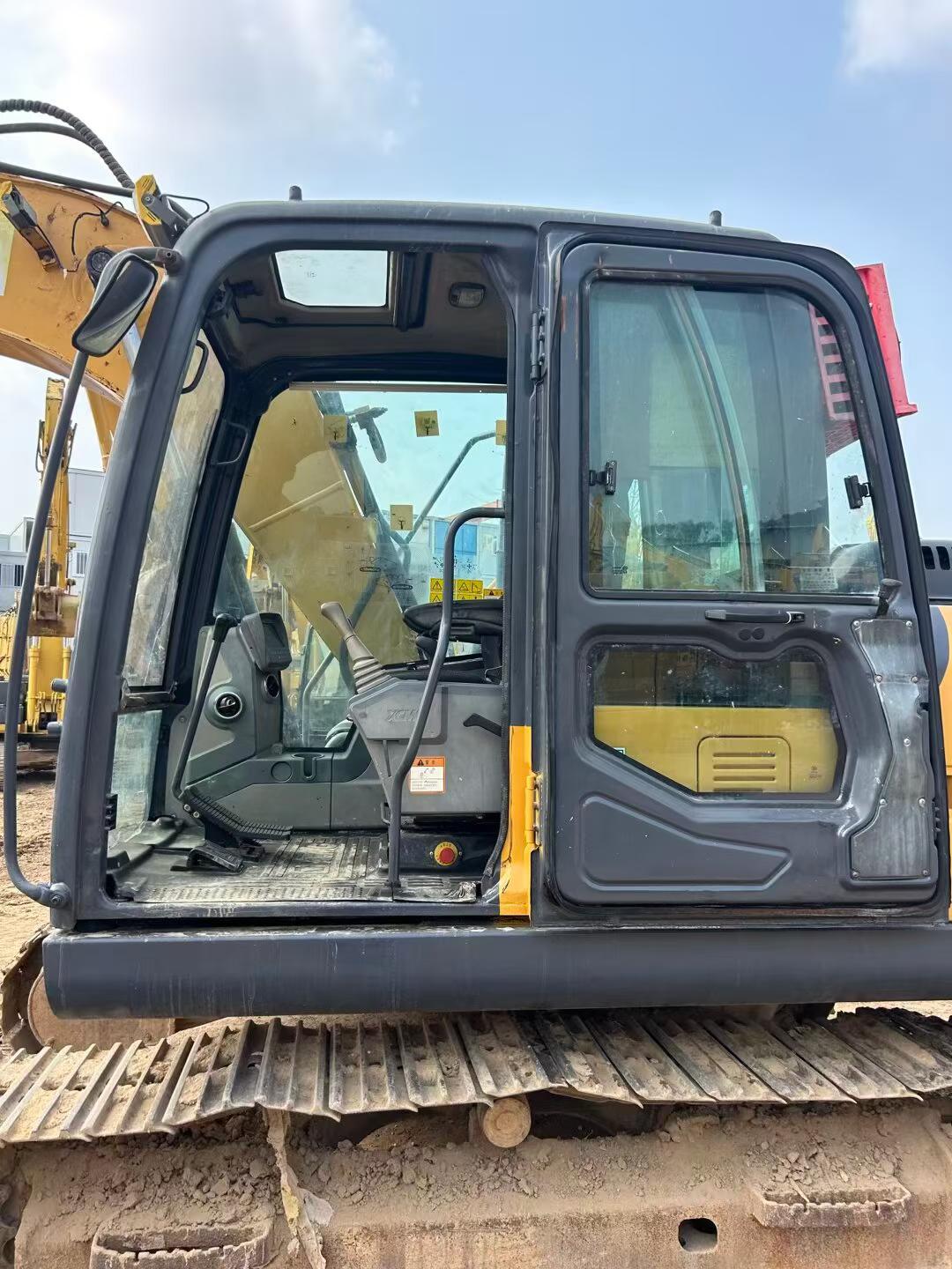 Buy XCMG XE135B Used Excavator / 3