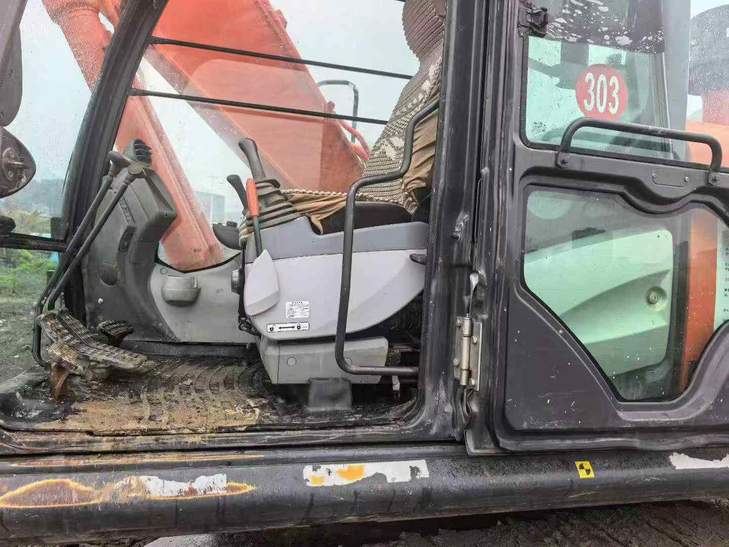 Buy Hitachi ZX260-3G Used Excavator / 1