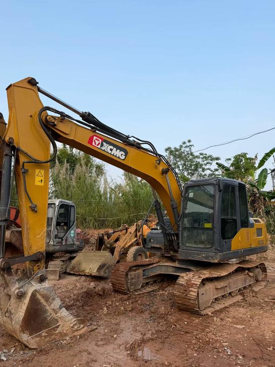 Buy XCMG XE135D Used Excavator / 1