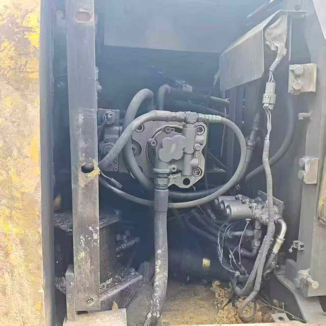 Buy Sumitomo SH120-3 Used Excavator / 6