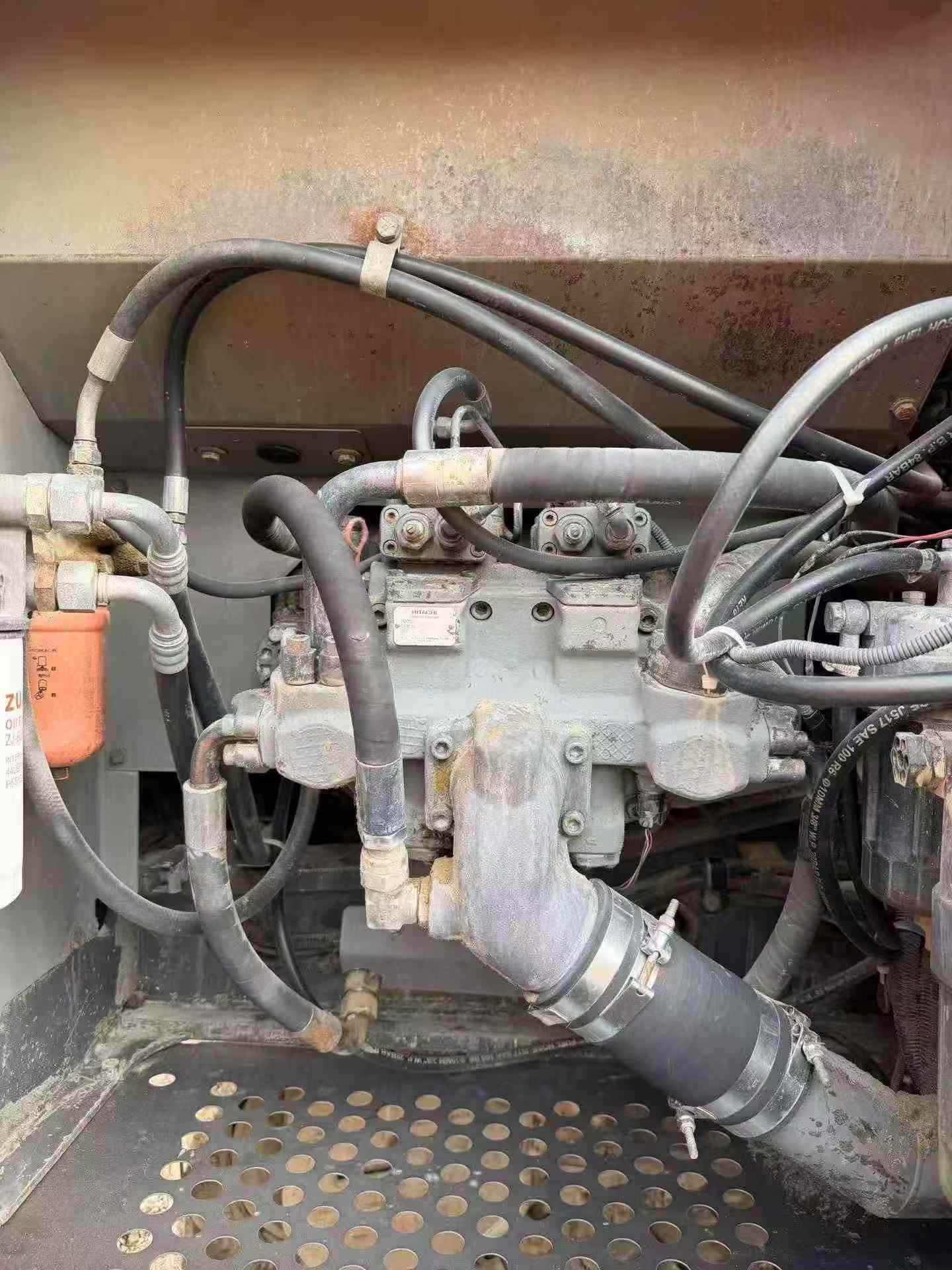 Buy Hitachi EX200-3 Used Excavator / 4