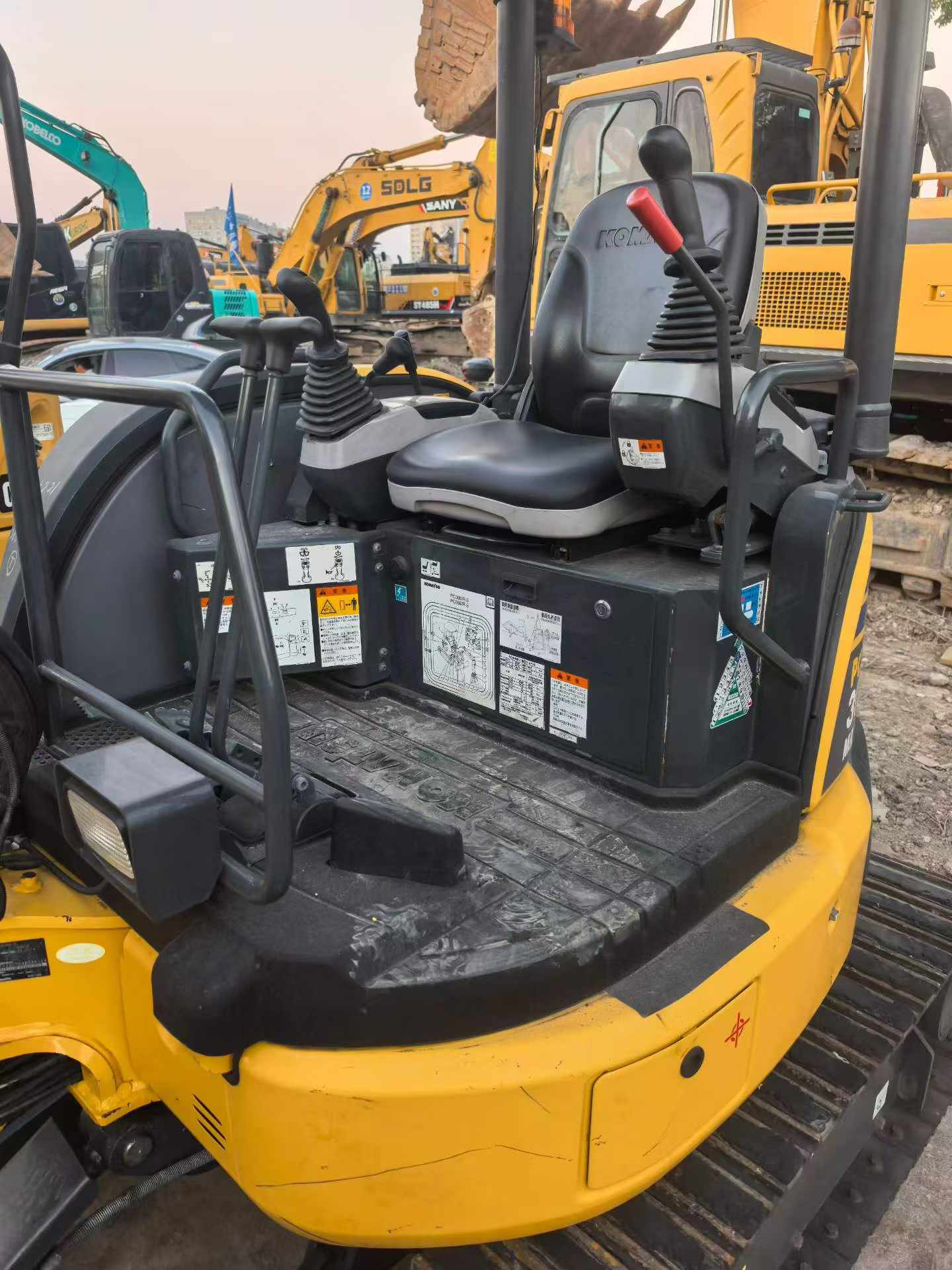 Buy Komatsu PC30-1 Used Excavator / 6