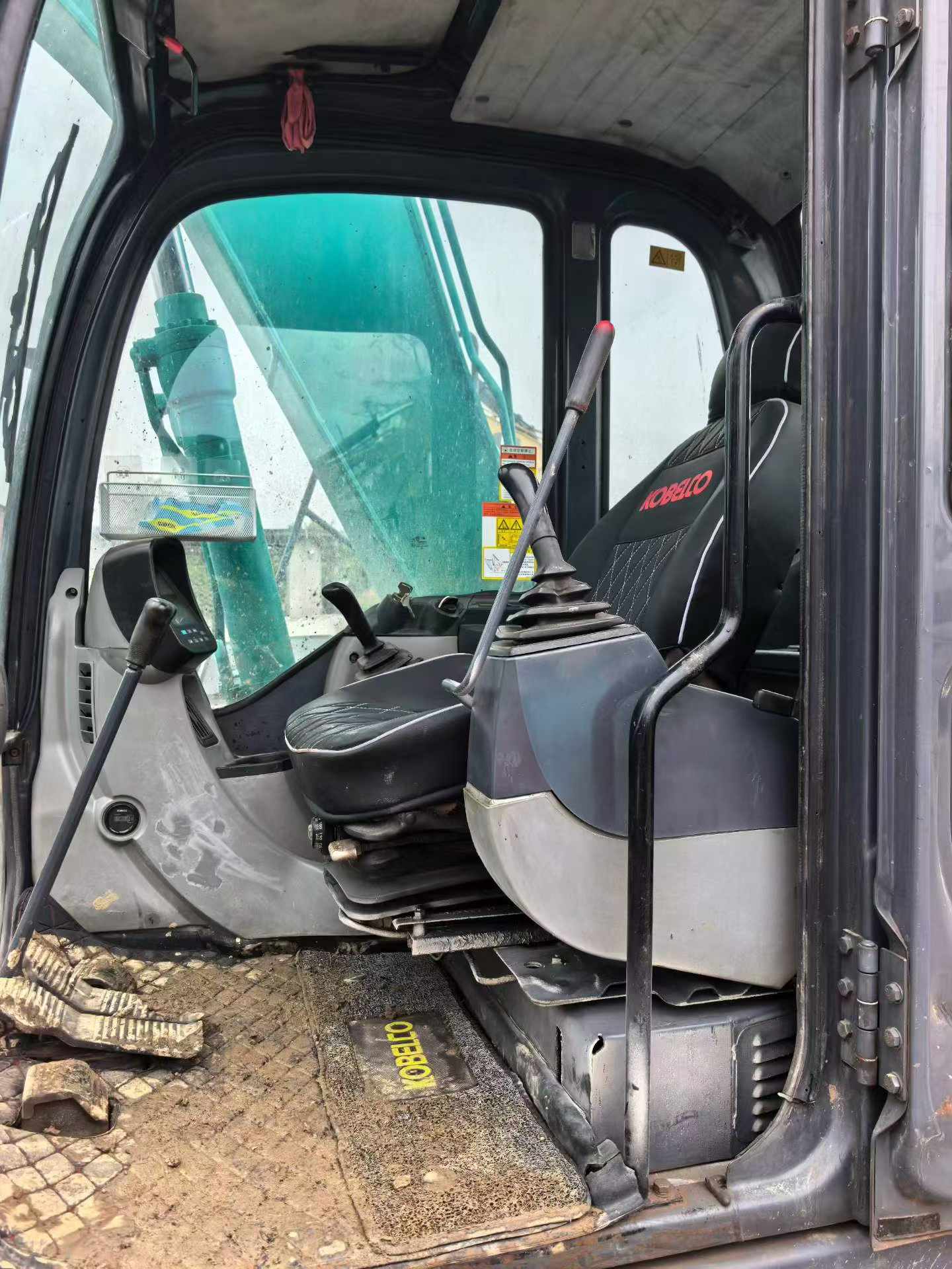 Buy Kobelco SK130 Used Excavator / 3