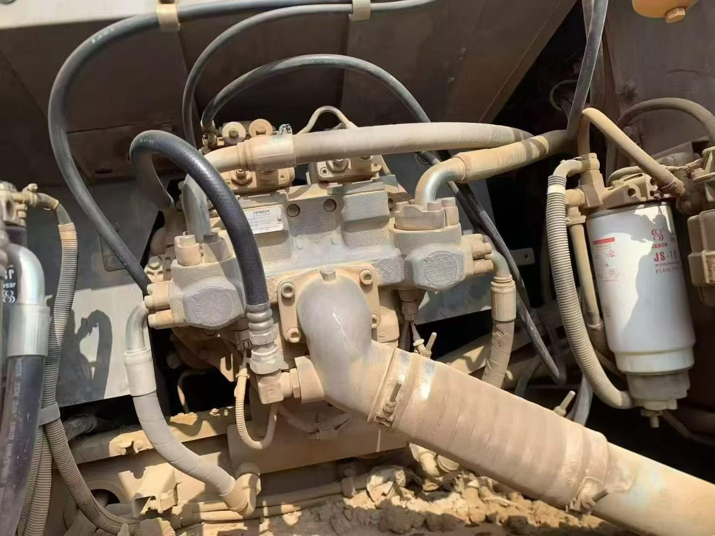 Buy Hitachi EX200-5 Used Excavator / 4