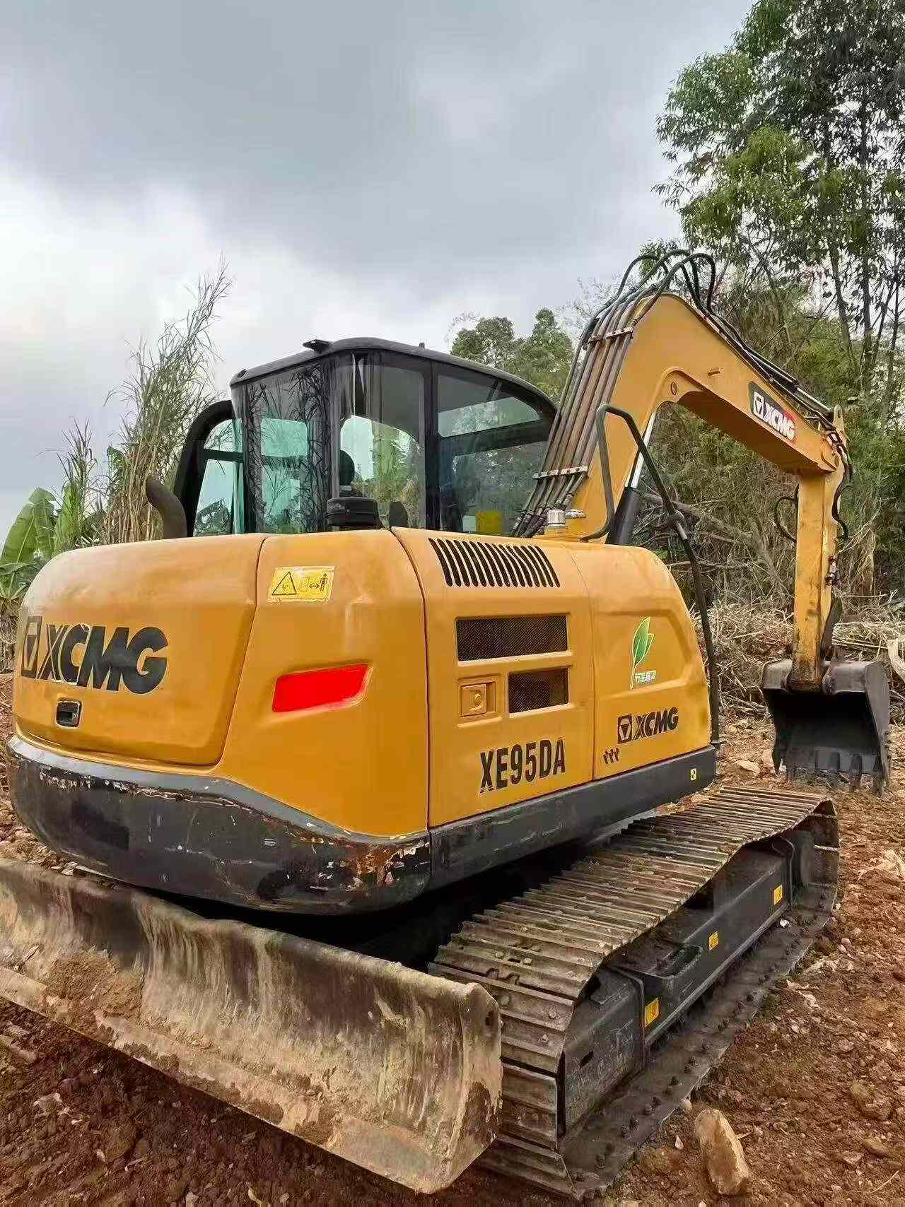 Buy XCMG XE75C Used Excavator / 4