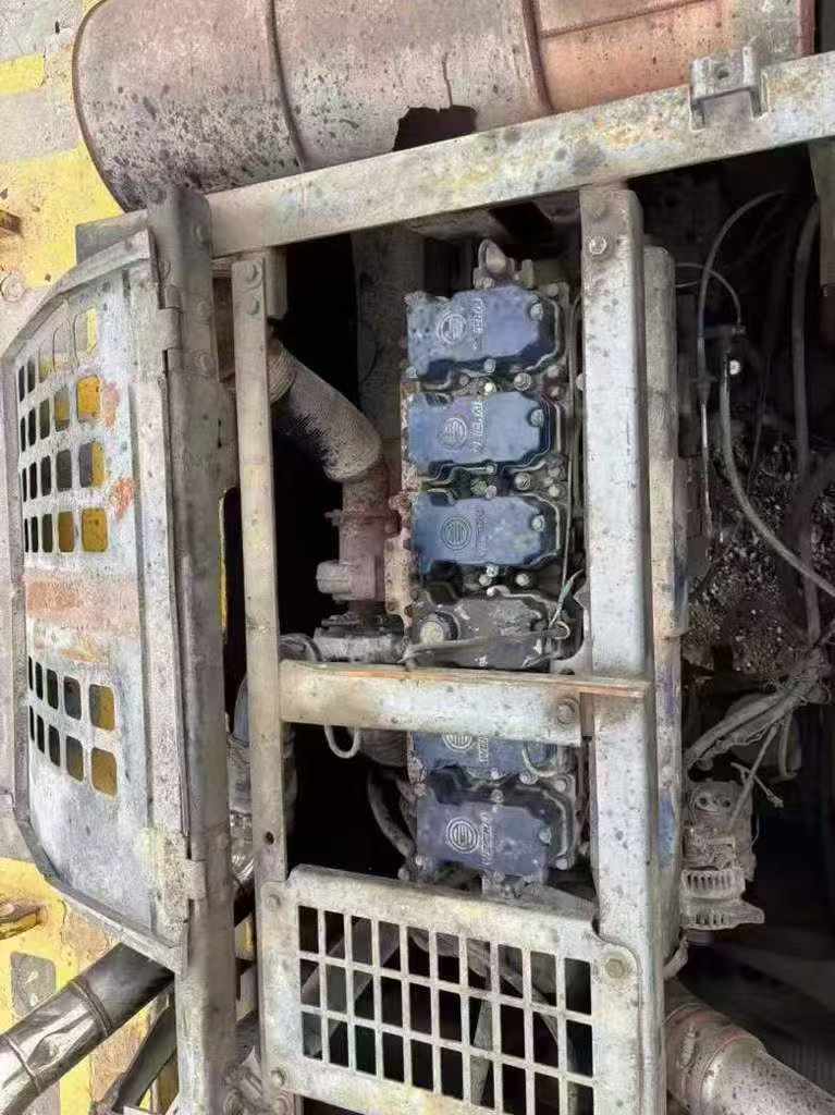 Buy XCMG XE700C Used Excavator / 5