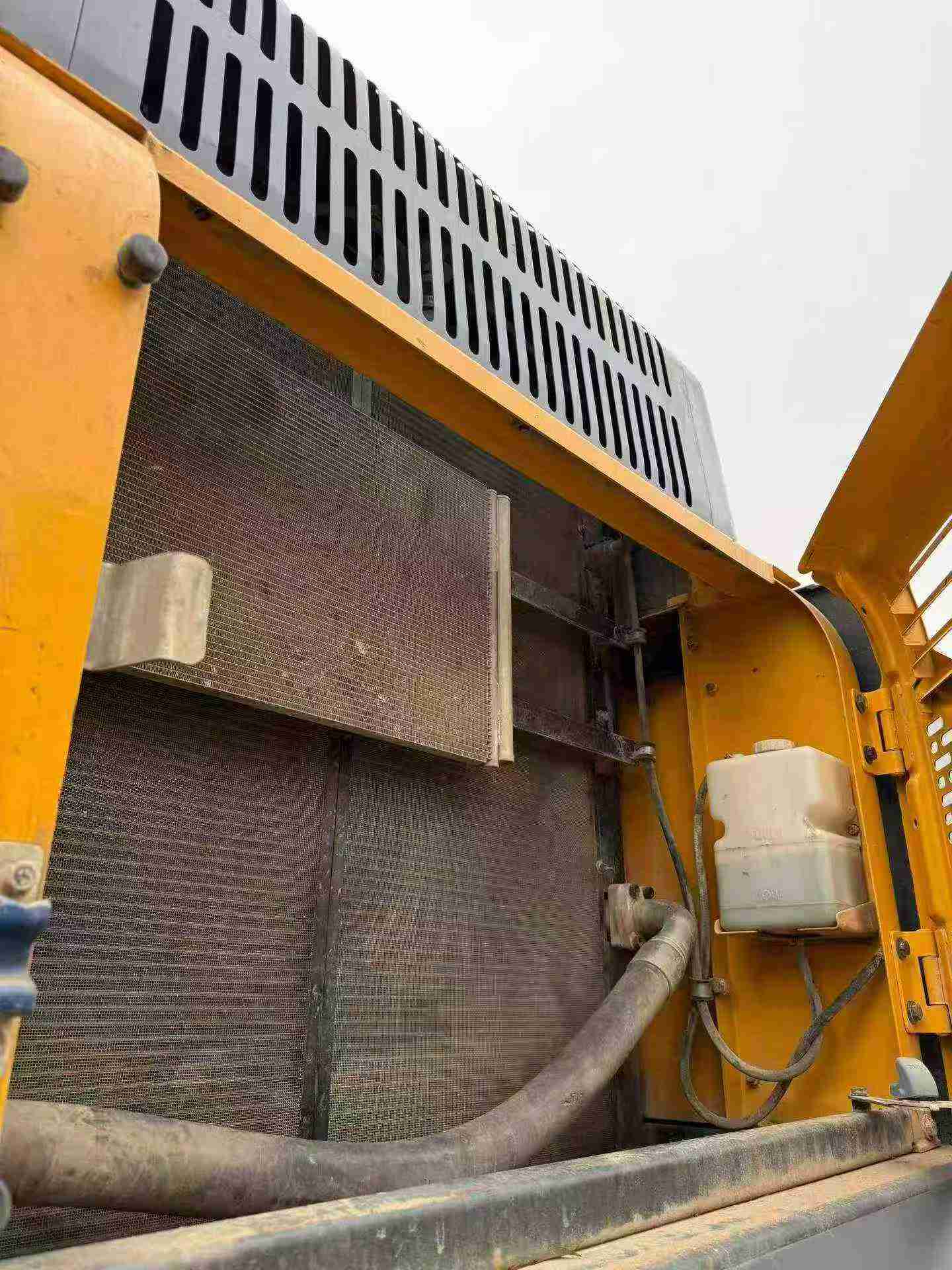 Buy Hyundai R495LVS Used Excavator / 4