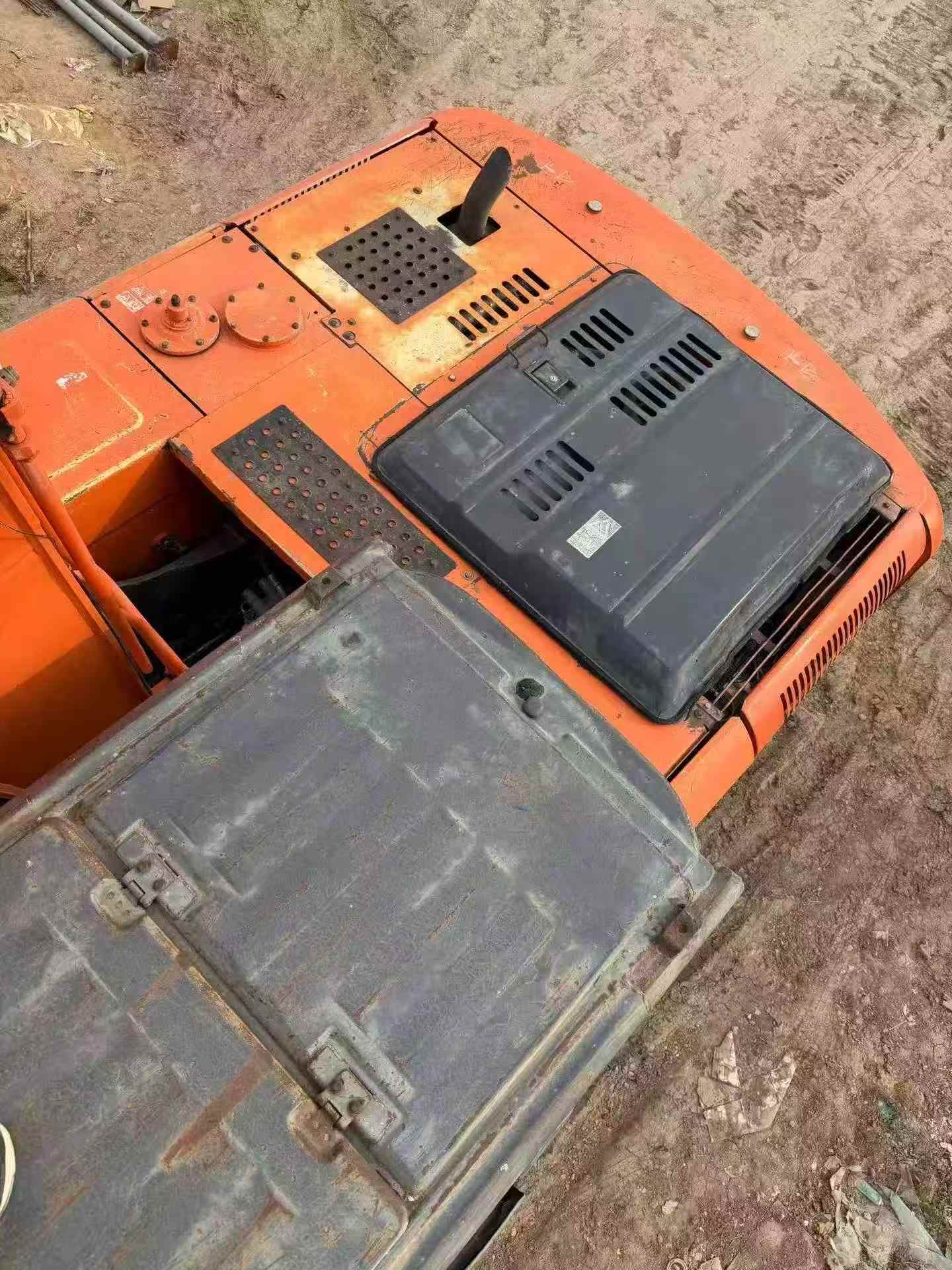 Buy Hitachi EX200-3 Used Excavator / 9