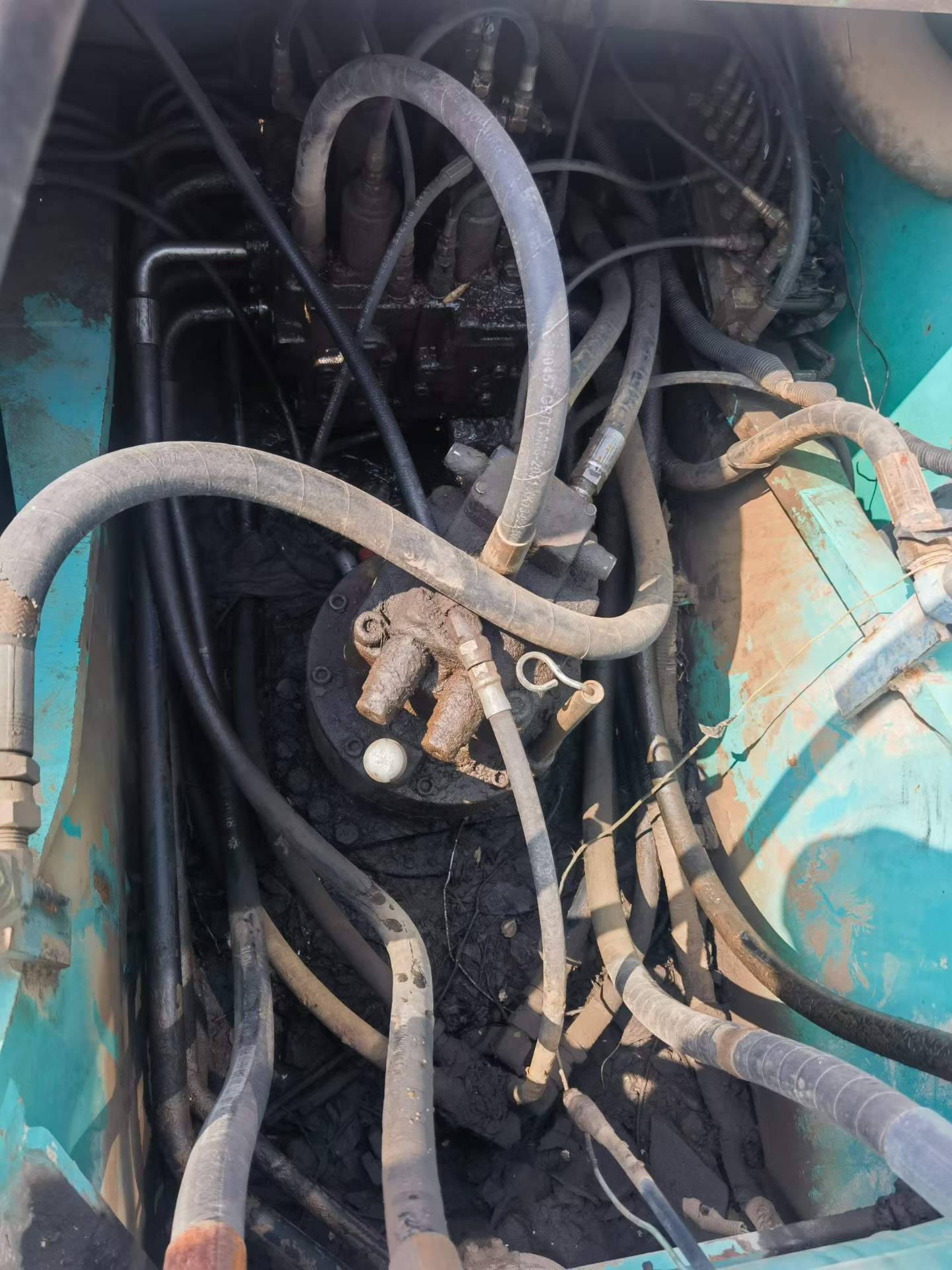 Buy Kobelco SK210-6 Used Excavator / 8