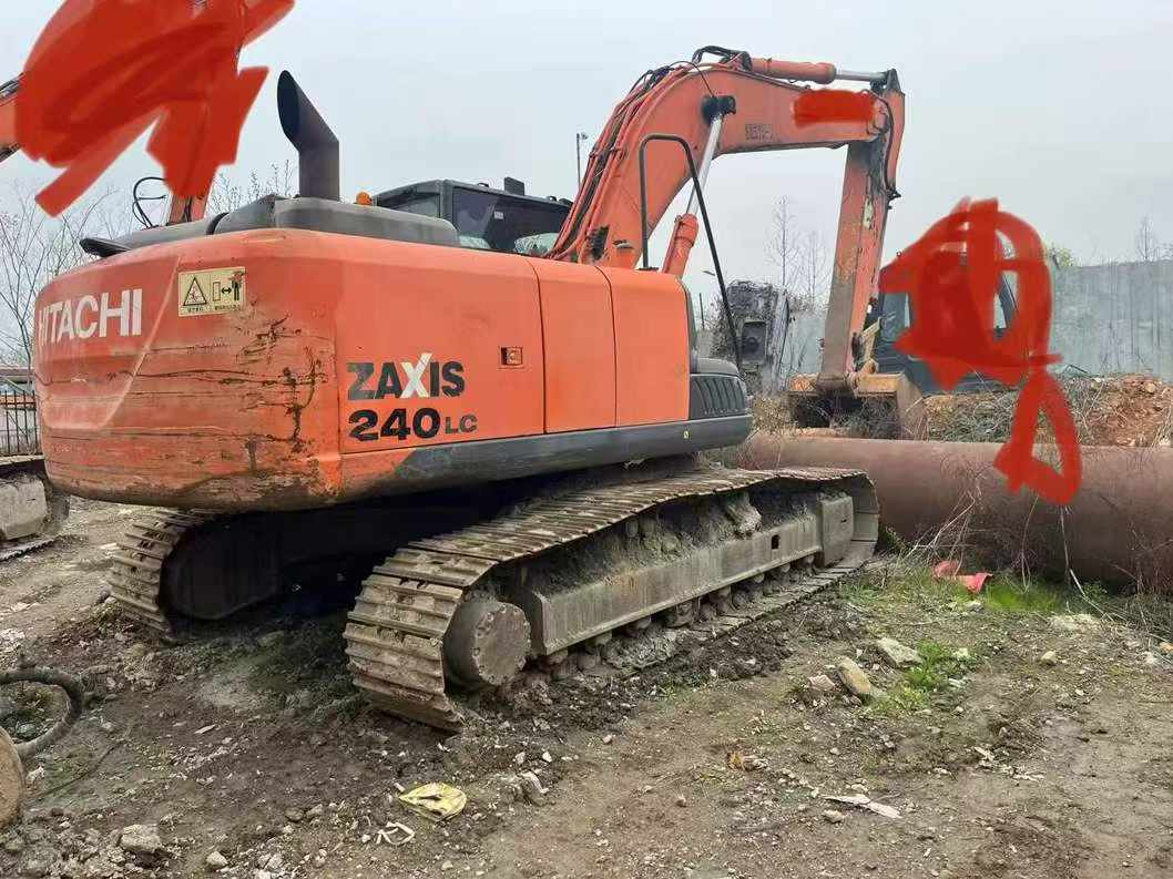 Buy Hitachi ZX200LC-5B Used Excavator / 2