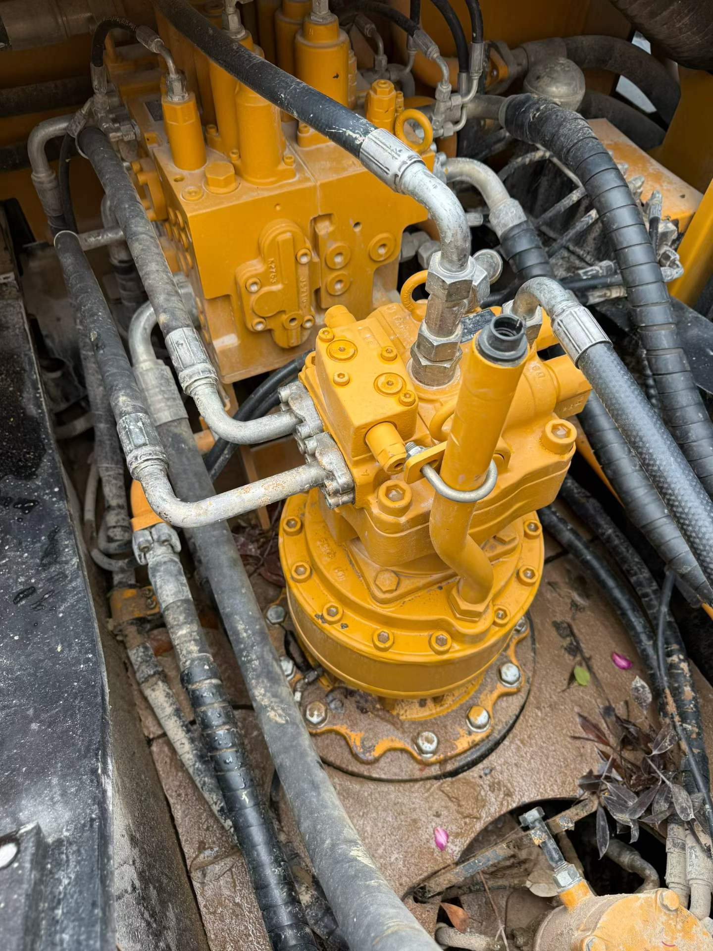 Buy Sany SY245H Used Excavator / 2