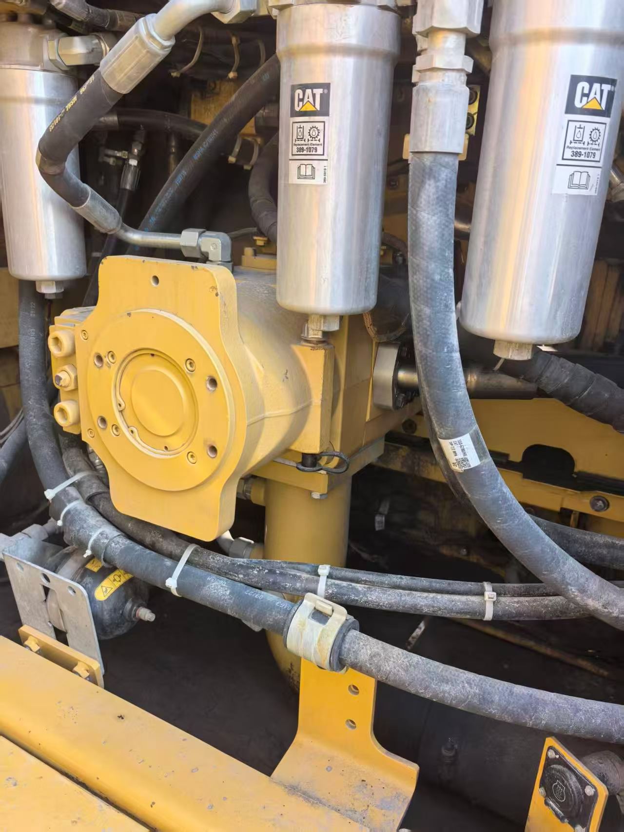 Buy Caterpillar 374D Used Excavator / 6