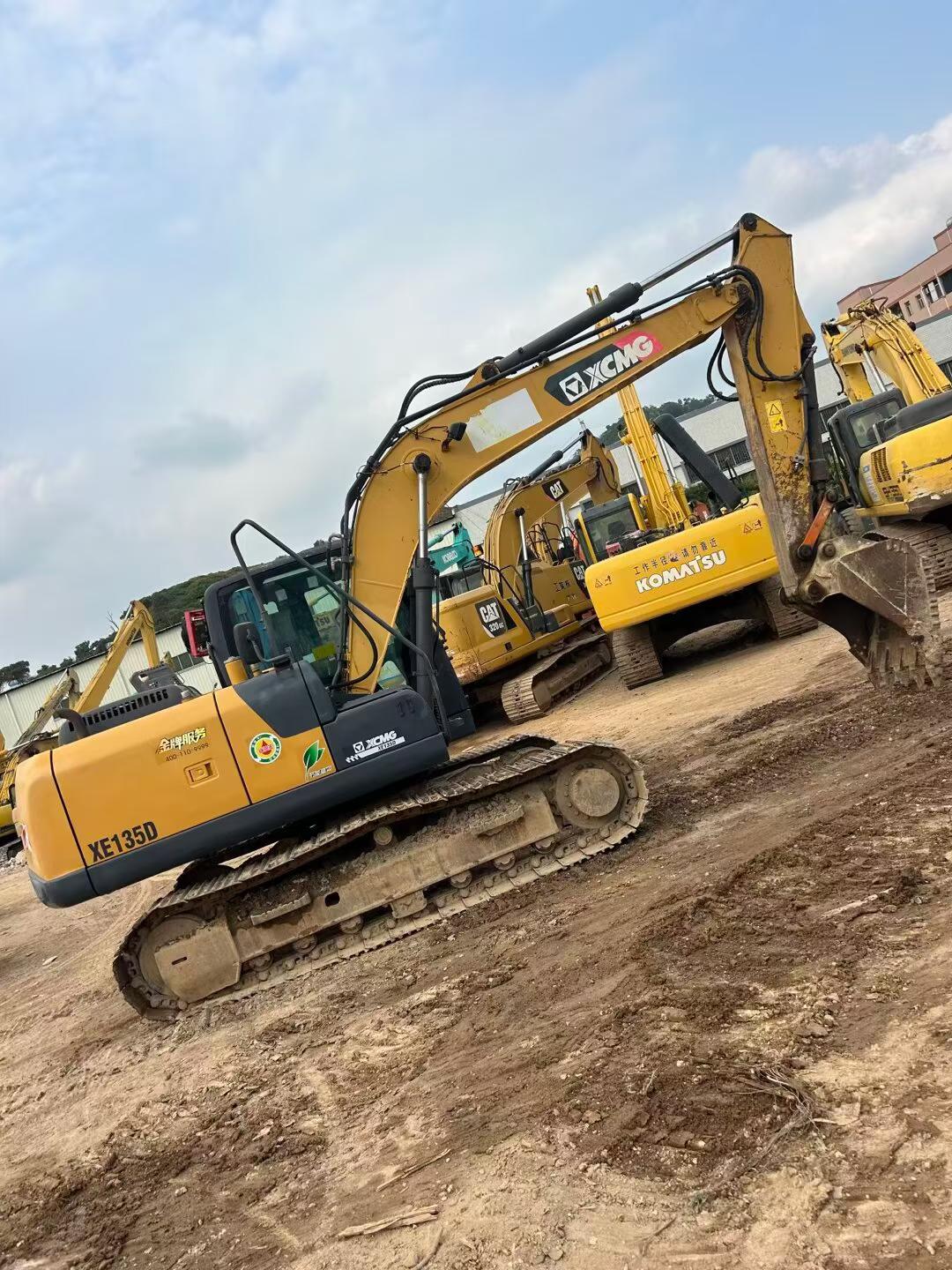 Buy XCMG XE135B Used Excavator / 2