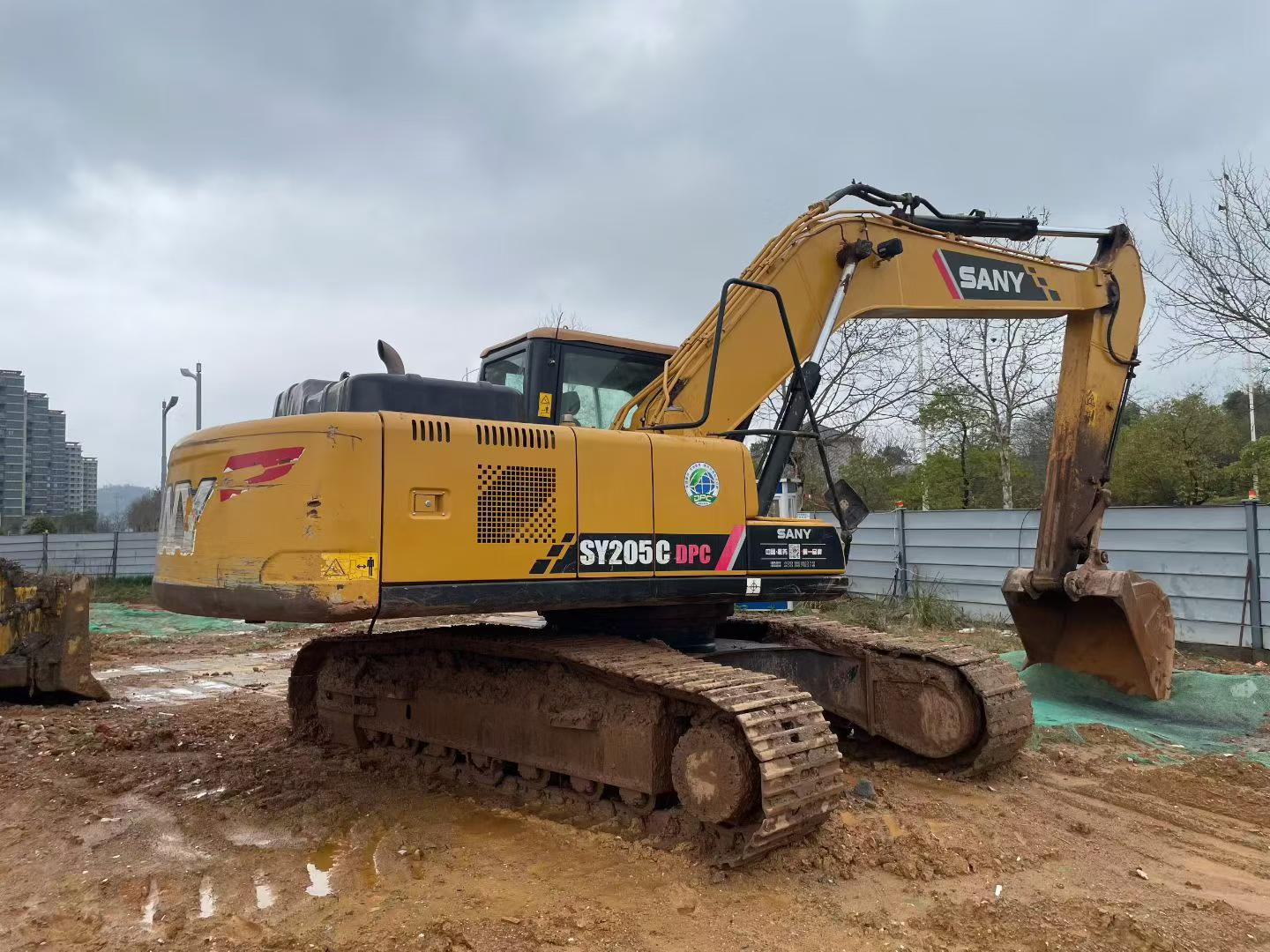 Buy Sany SY205C-8 Used Excavator / 2