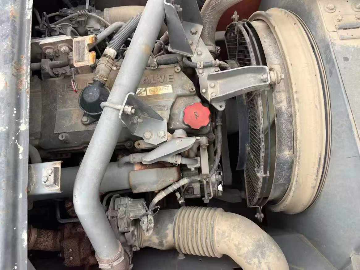 Buy Hitachi ZX200LC-5B Used Excavator / 4