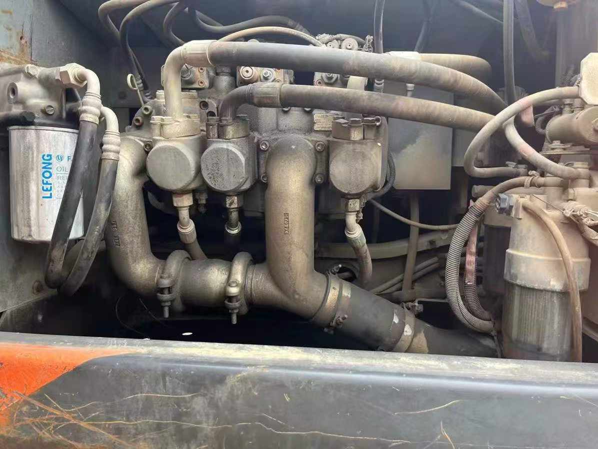 Buy Hitachi ZX200LC-5B Used Excavator / 6