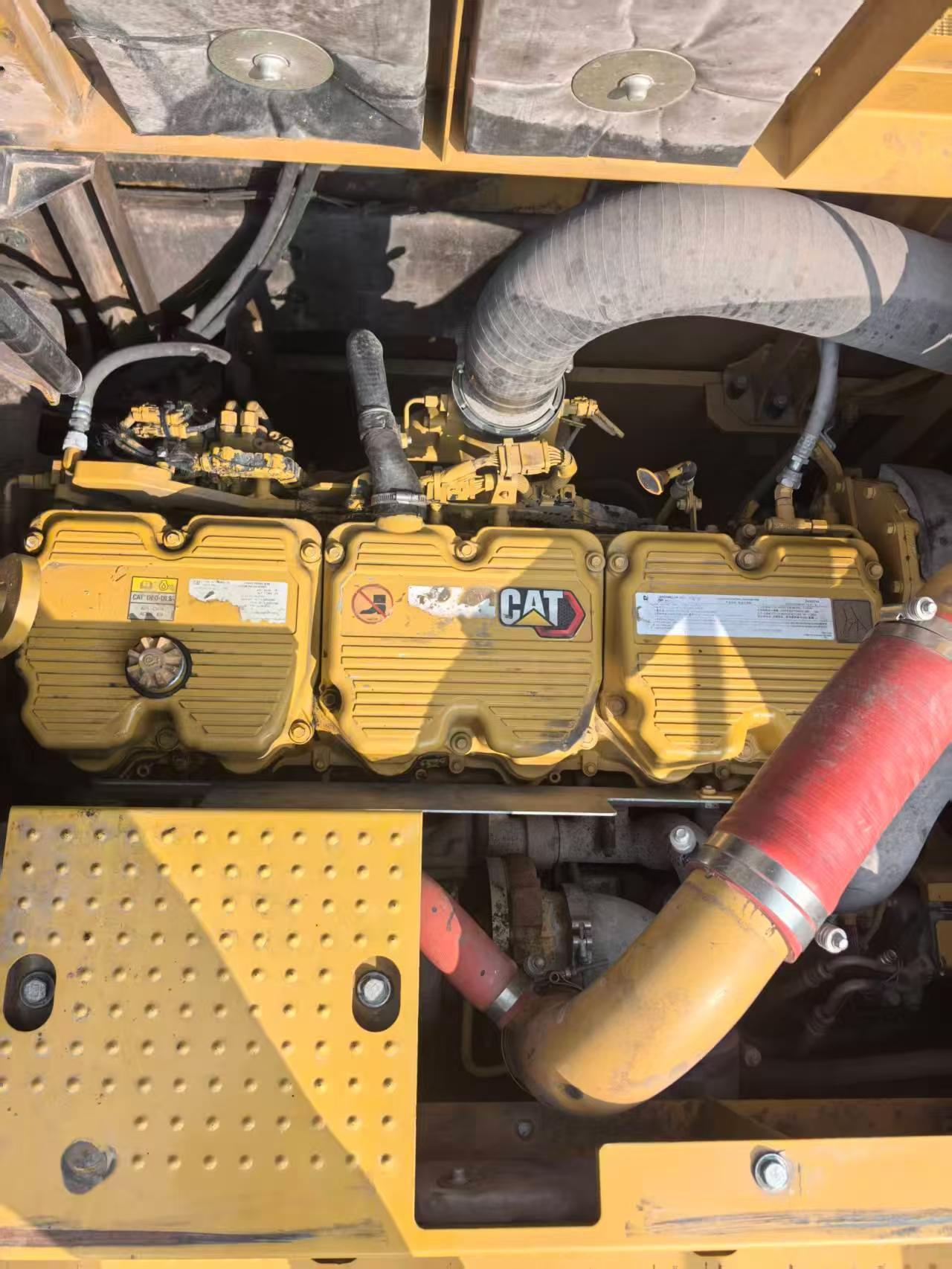 Buy Caterpillar 374D Used Excavator / 4