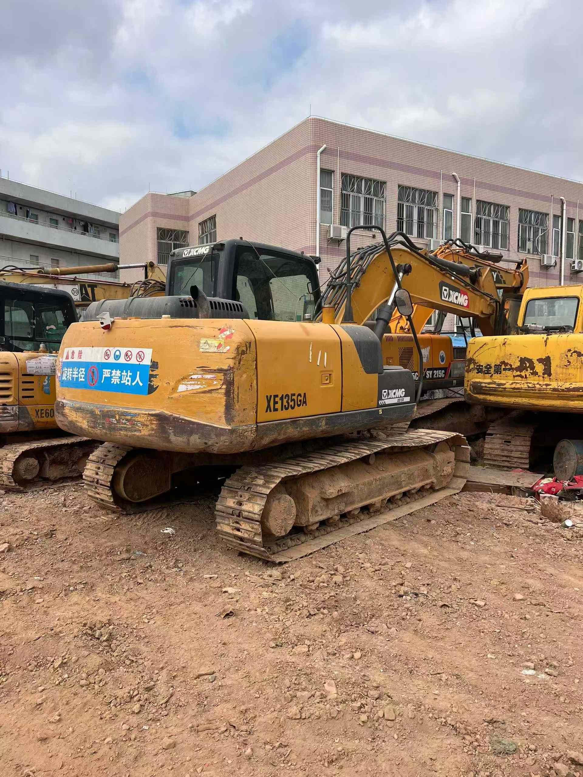 Buy XCMG XE135B Used Excavator / 3