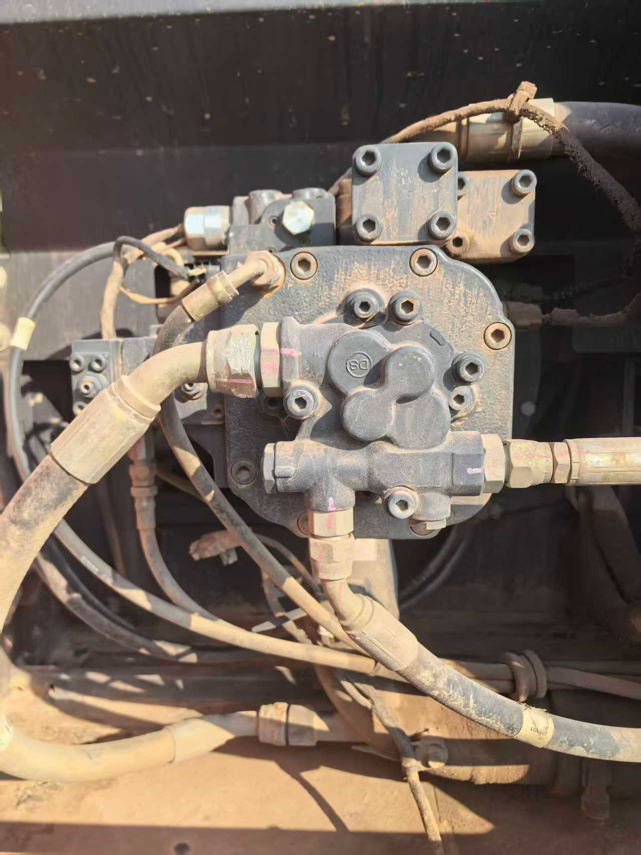 Buy Doosan DH215-7 Used Excavator / 5