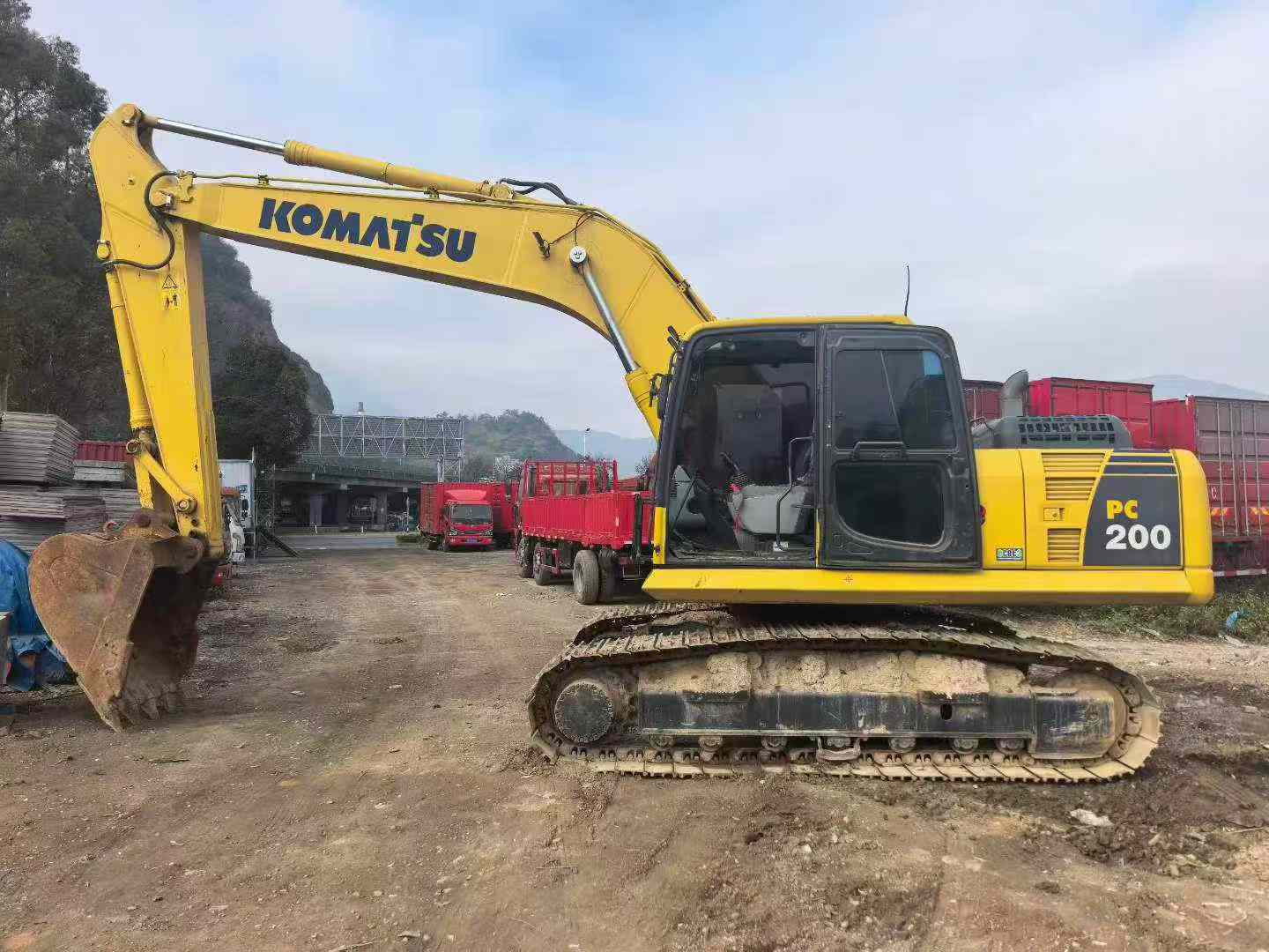 Buy Komatsu PC200 Used Excavator / 6