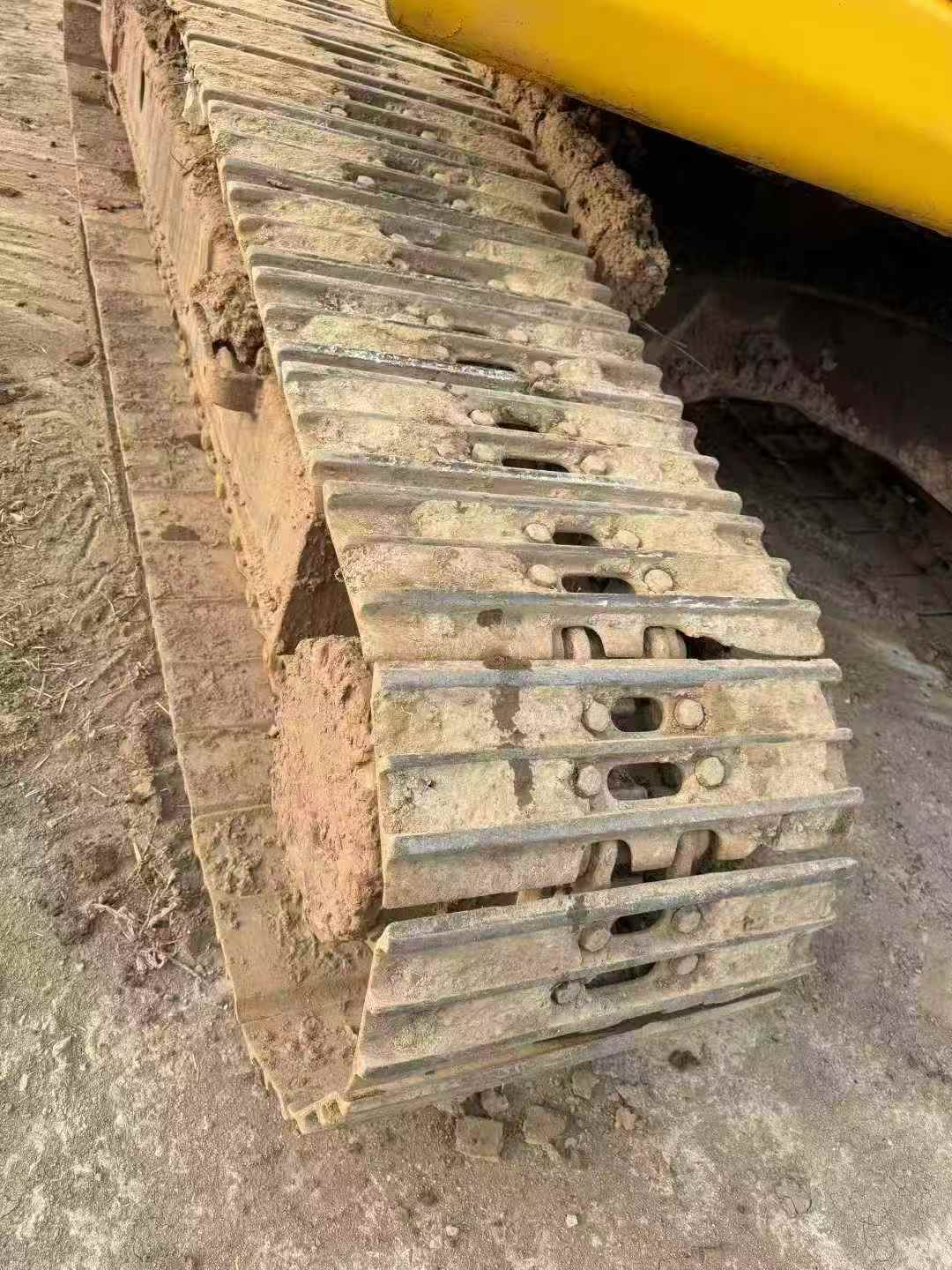 Buy Komatsu PC200-8 Used Excavator / 4