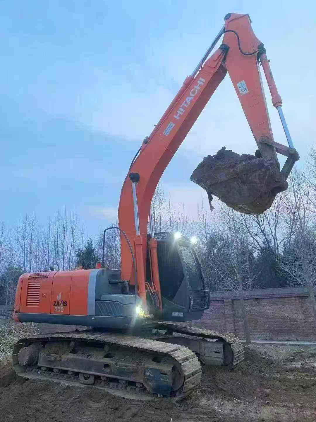 Buy Hitachi EX200 Used Excavator / 2