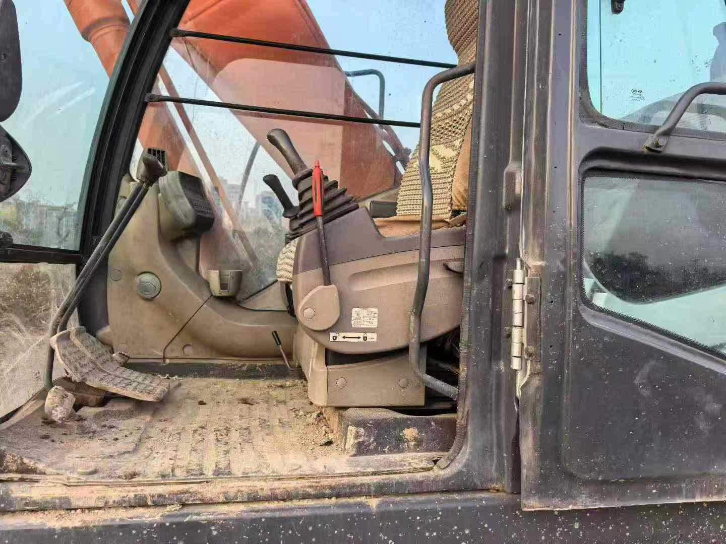 Buy Hitachi EX200-3 Used Excavator / 9