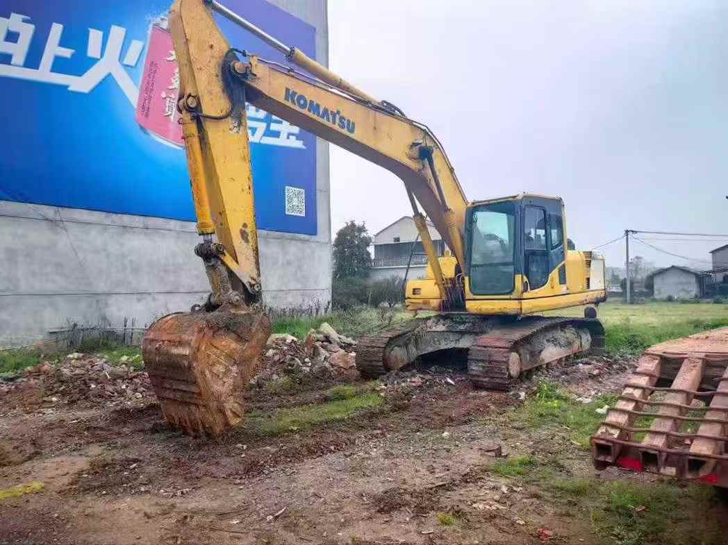 Buy Komatsu PC200-8N1 Used Excavator / 2