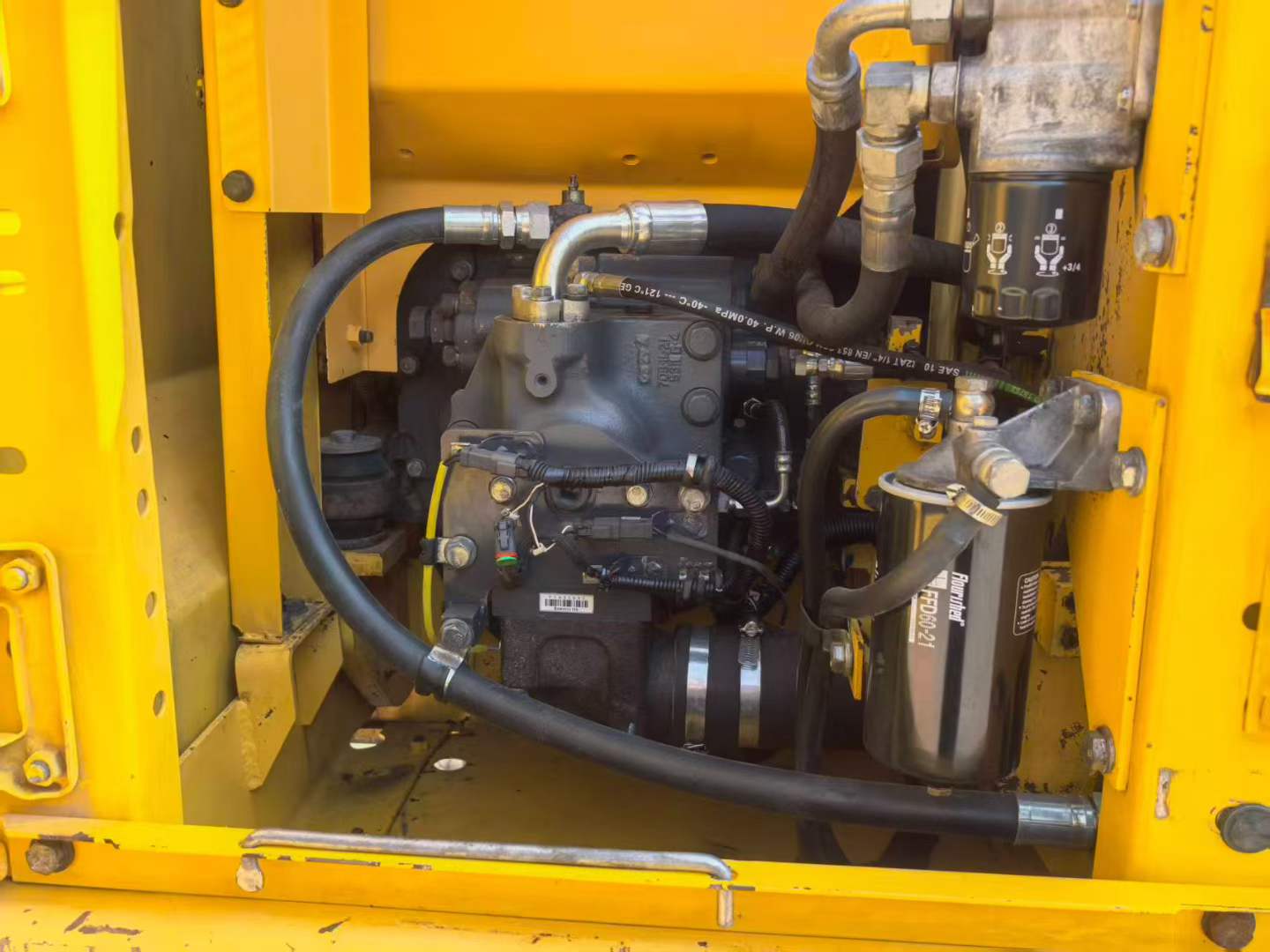 Buy Komatsu PC130-7 Used Excavator / 4