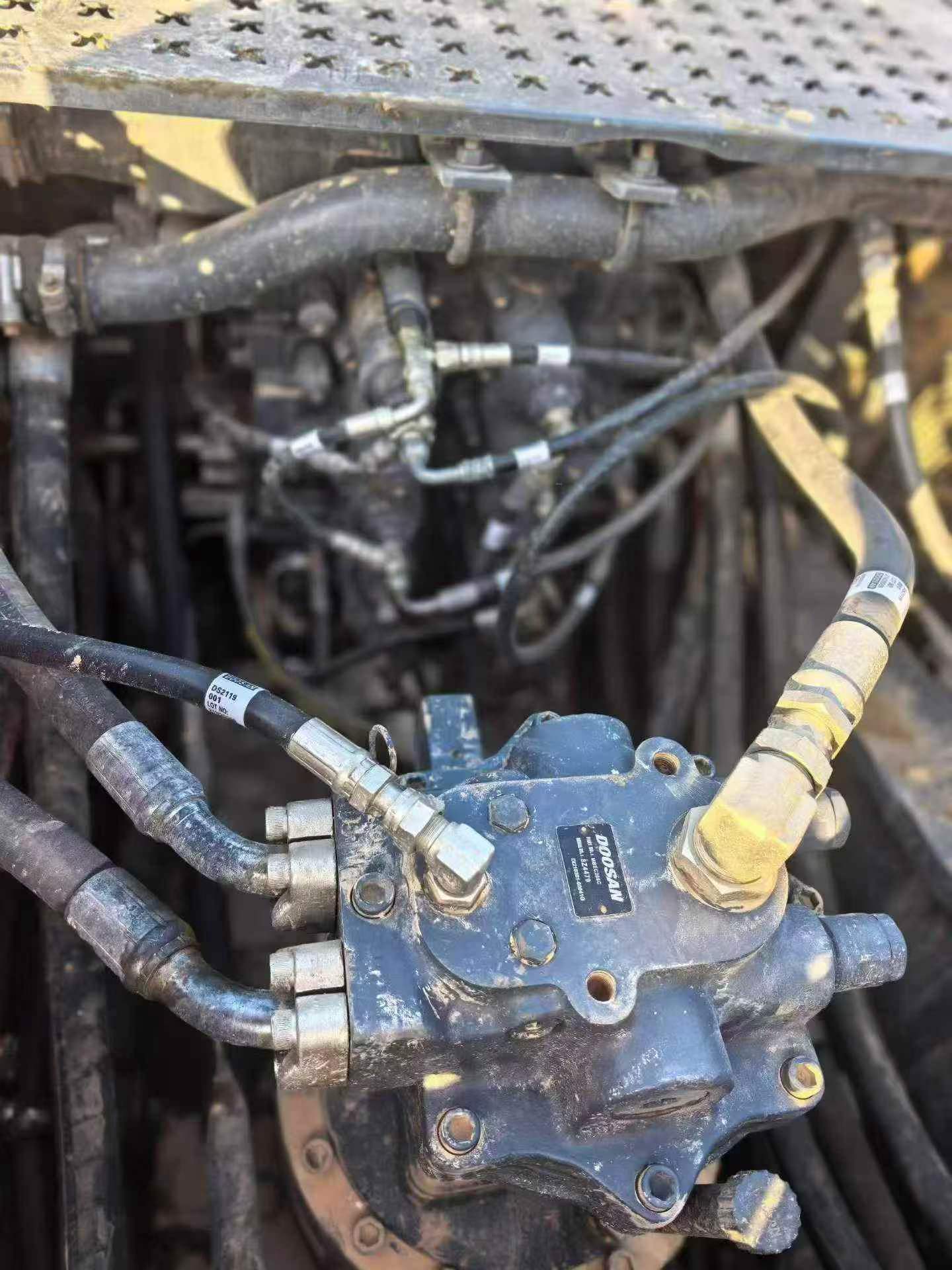 Buy Doosan DX380 Used Excavator / 7