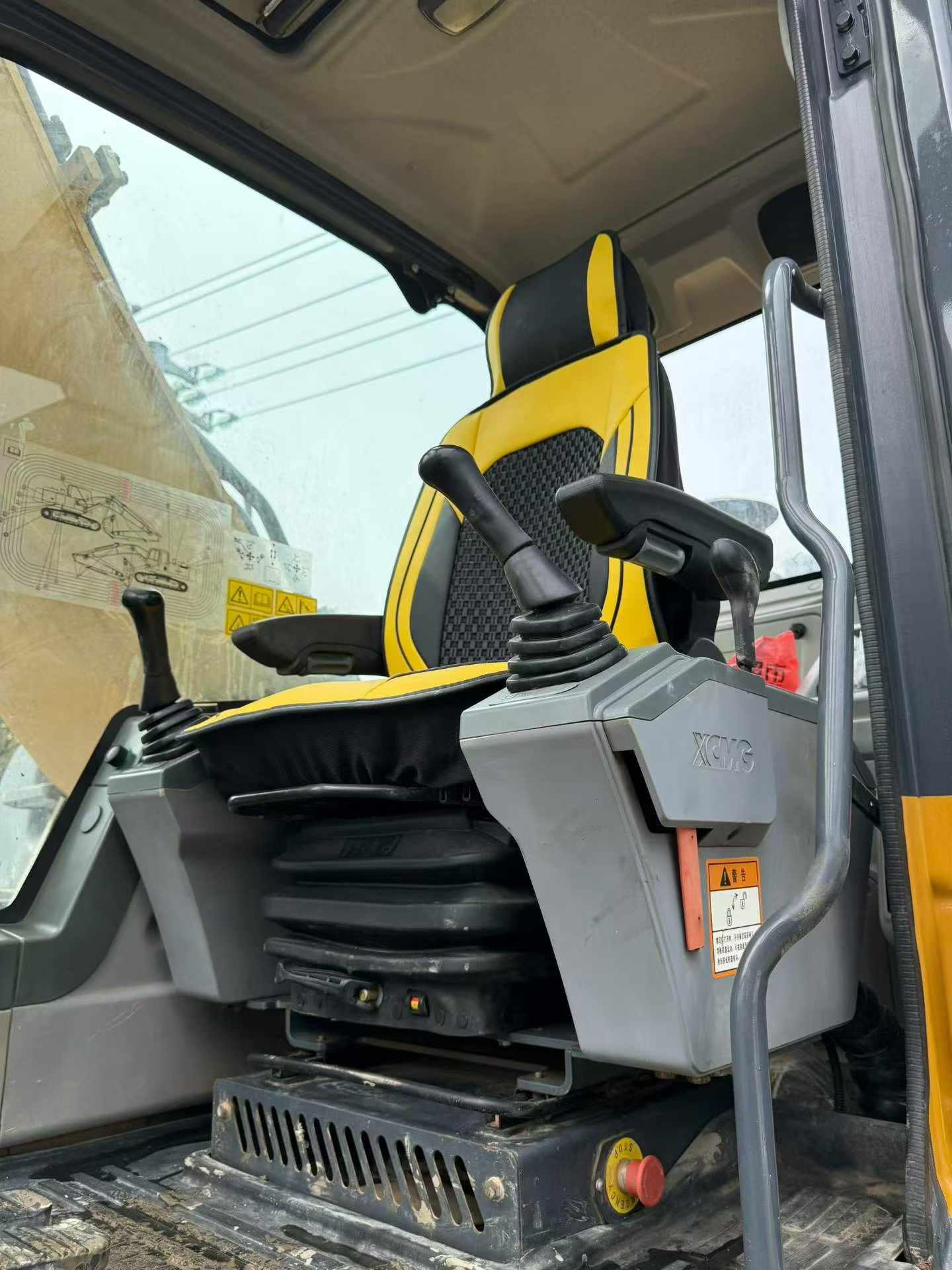 Buy XCMG XE305D Used Excavator / 6