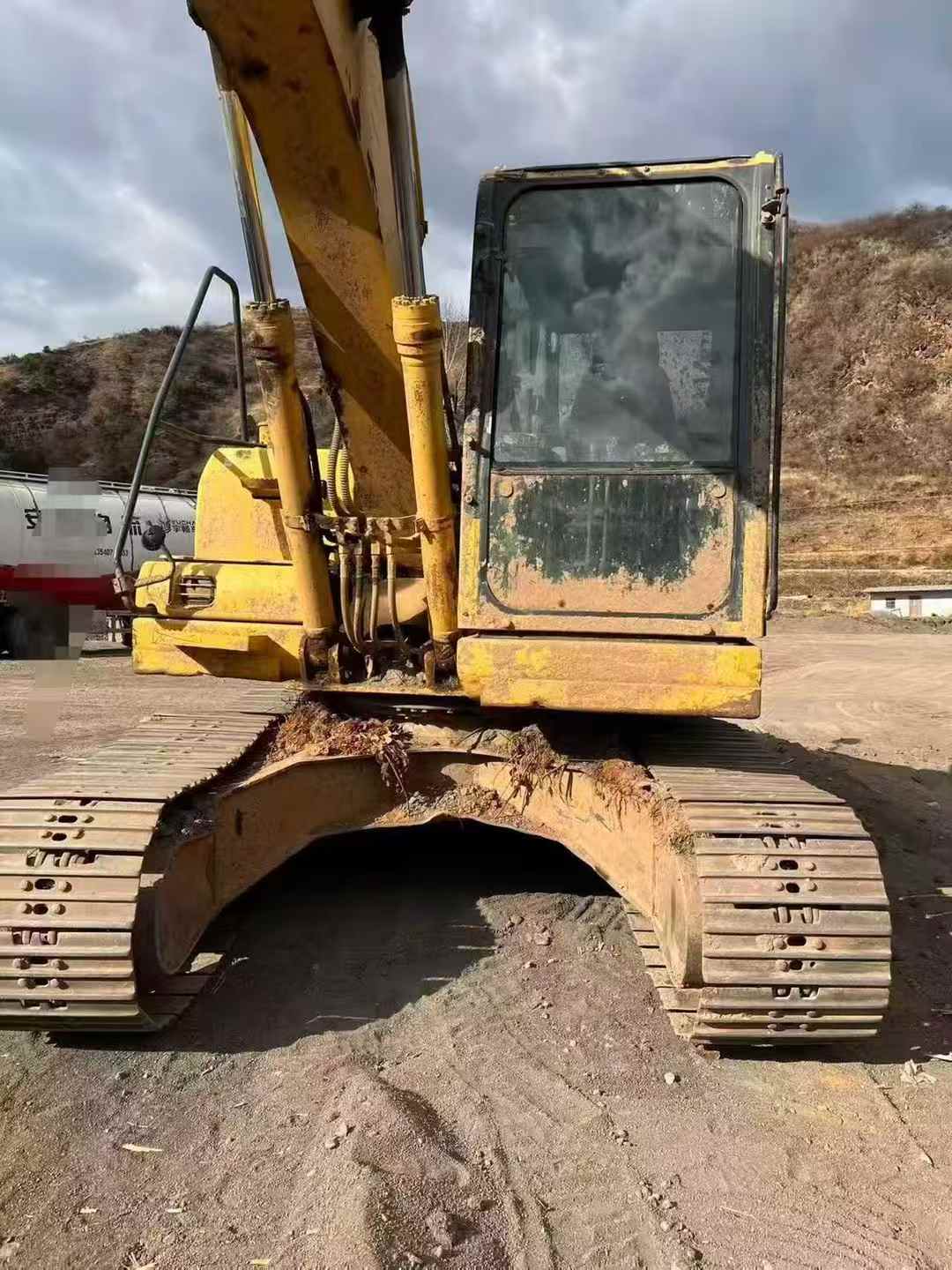 Buy Komatsu PC130-8 Used Excavator / 3