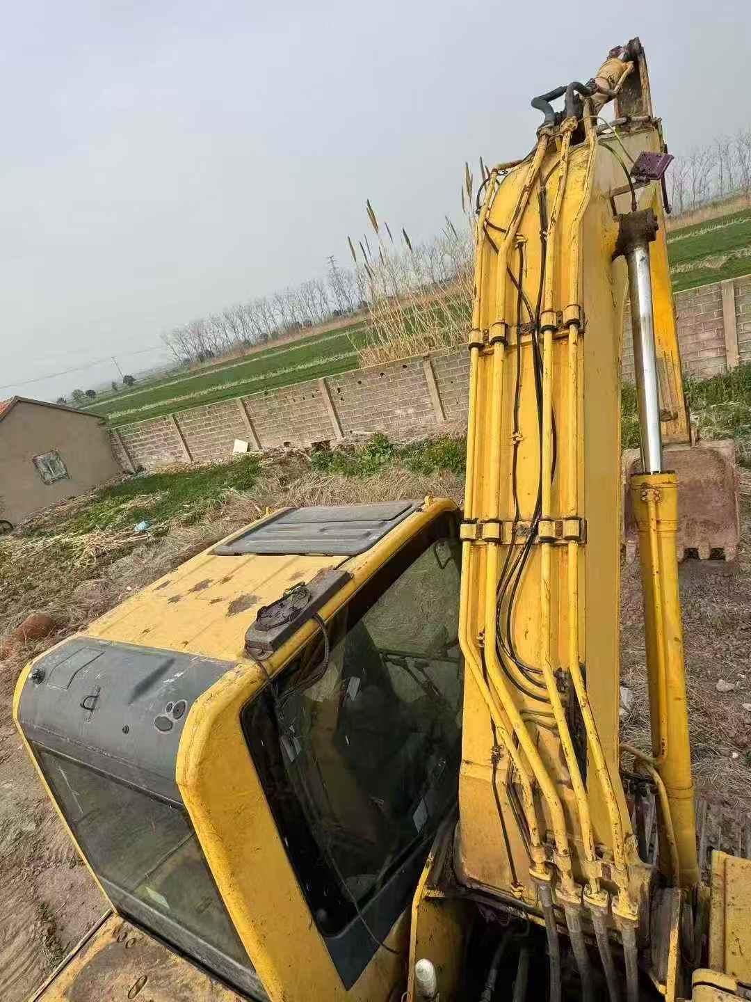 Buy Komatsu PC200-8 Used Excavator / 3