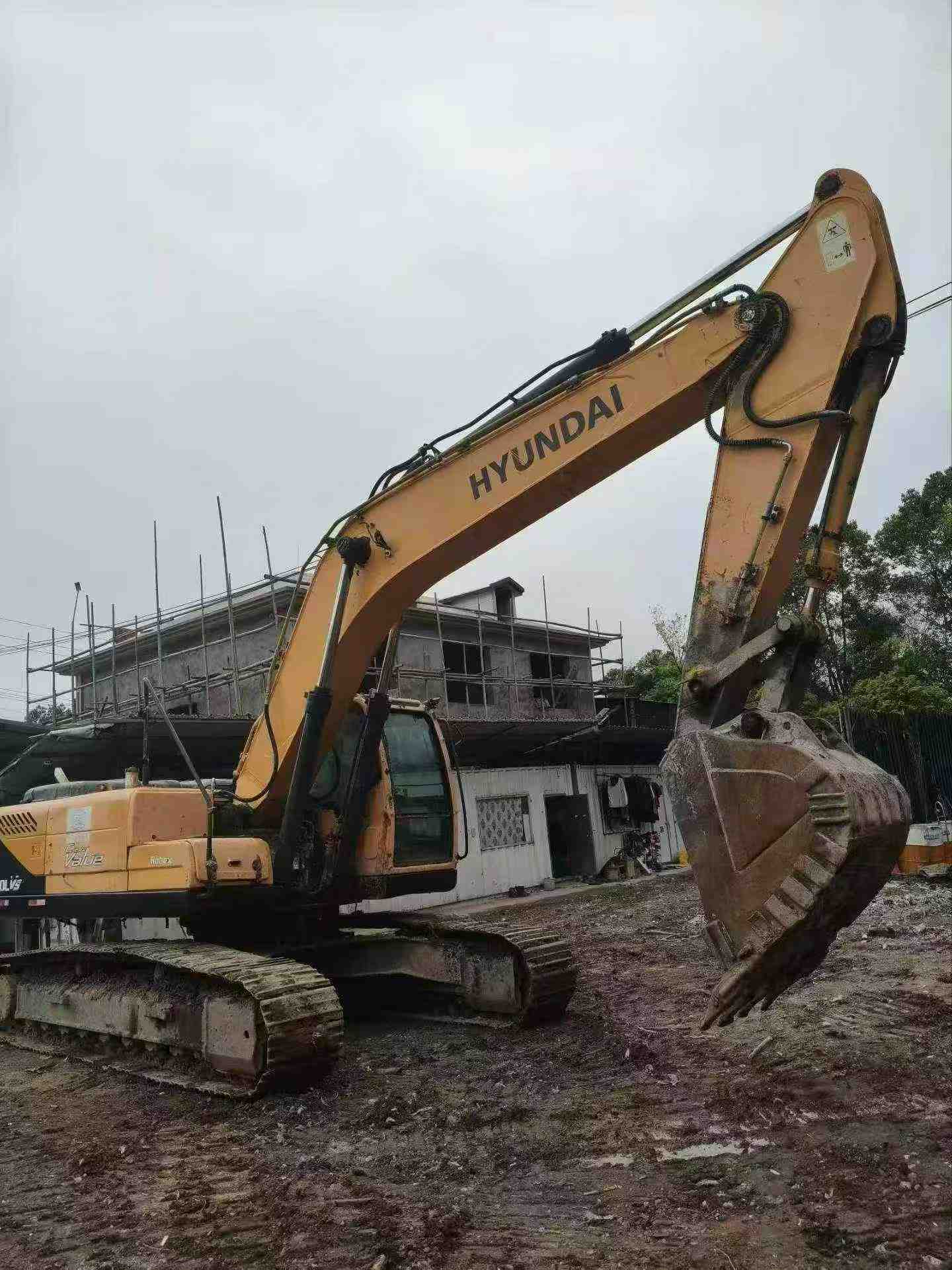 Buy Hyundai R275LC-9T Used Excavator / 7