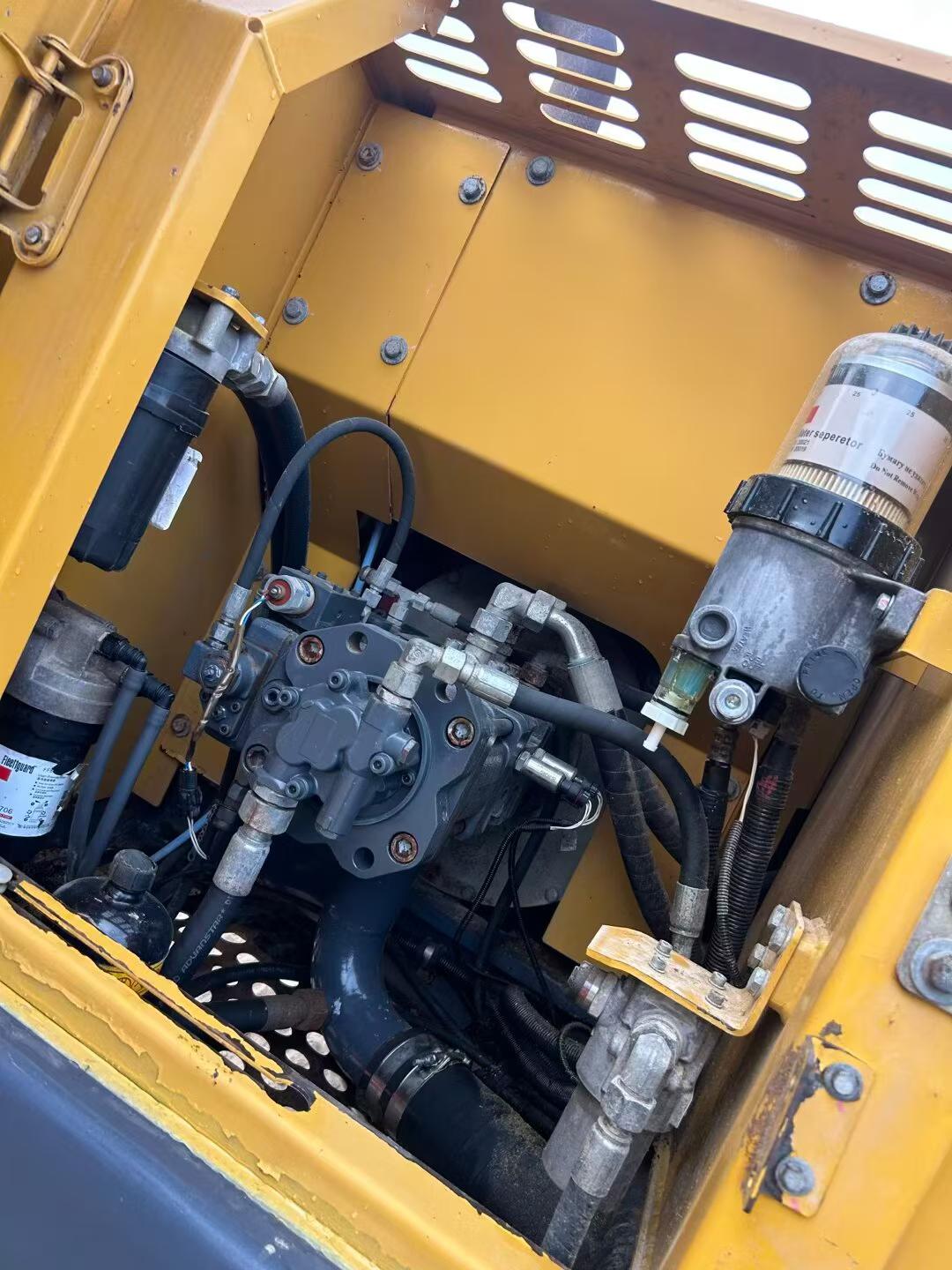 Buy XCMG XE135B Used Excavator / 7