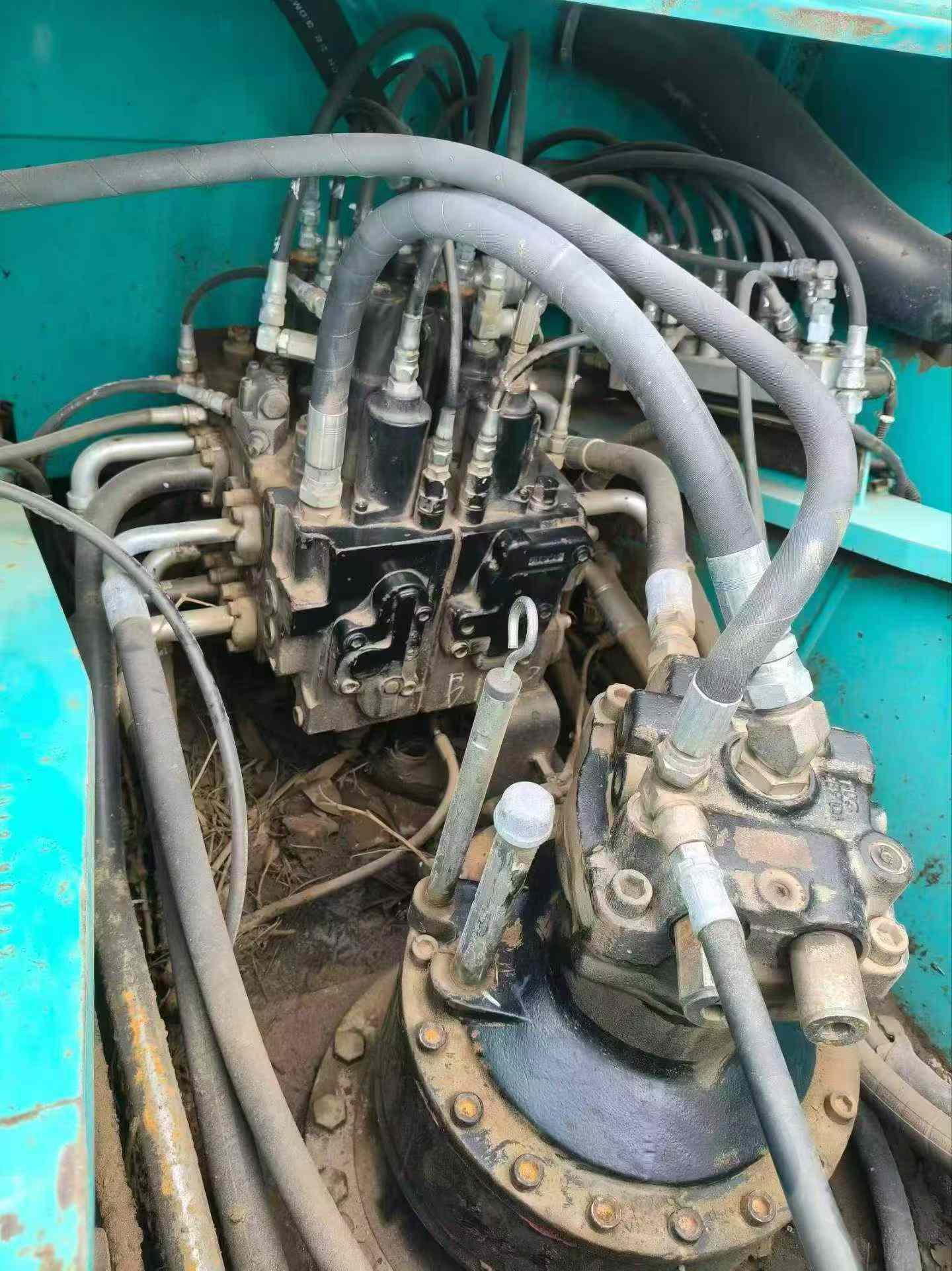 Buy Kobelco SK250 Used Excavator / 3