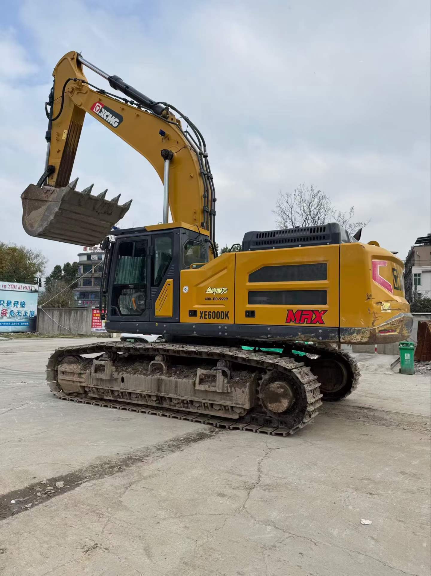 Buy XCMG XE600DK Used Excavator / 2