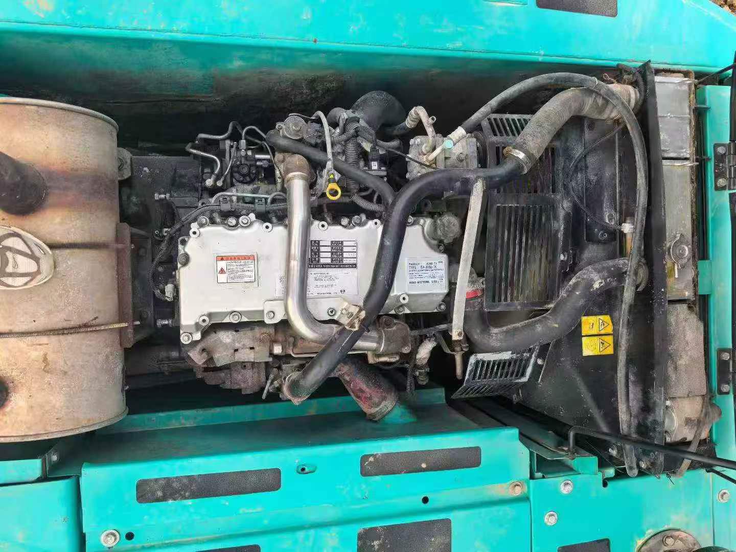 Buy Kobelco SK200 Used Excavator / 6