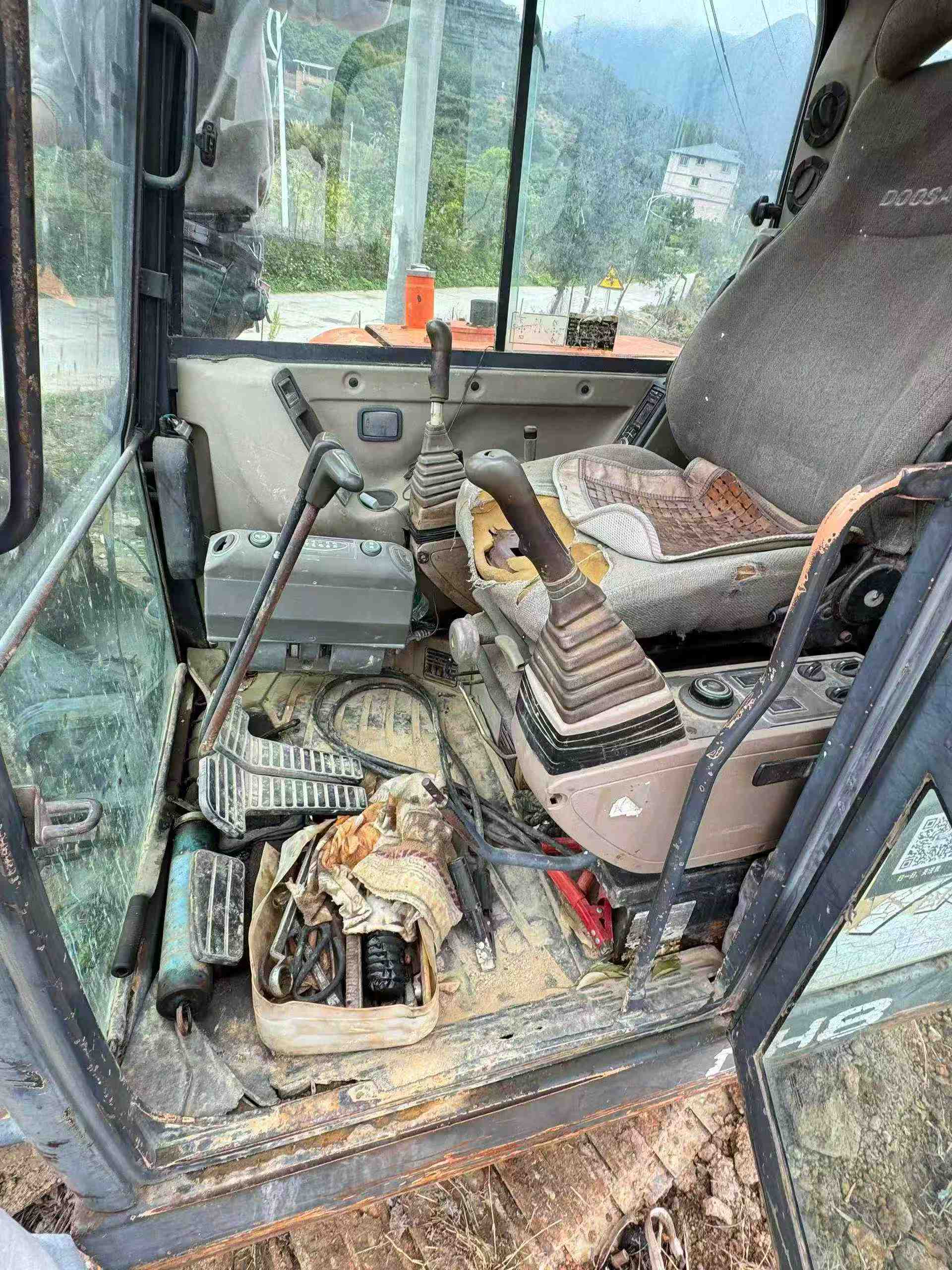 Buy Doosan DH80-7 Used Excavator / 2