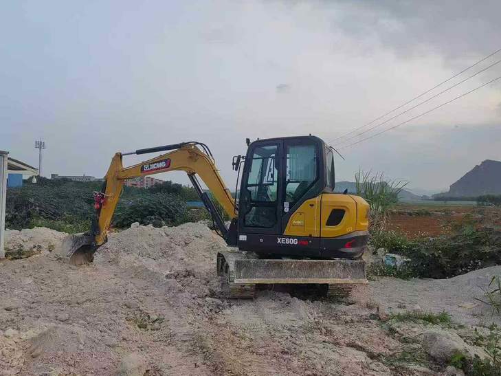 Buy XCMG XE60 Used Excavator / 1