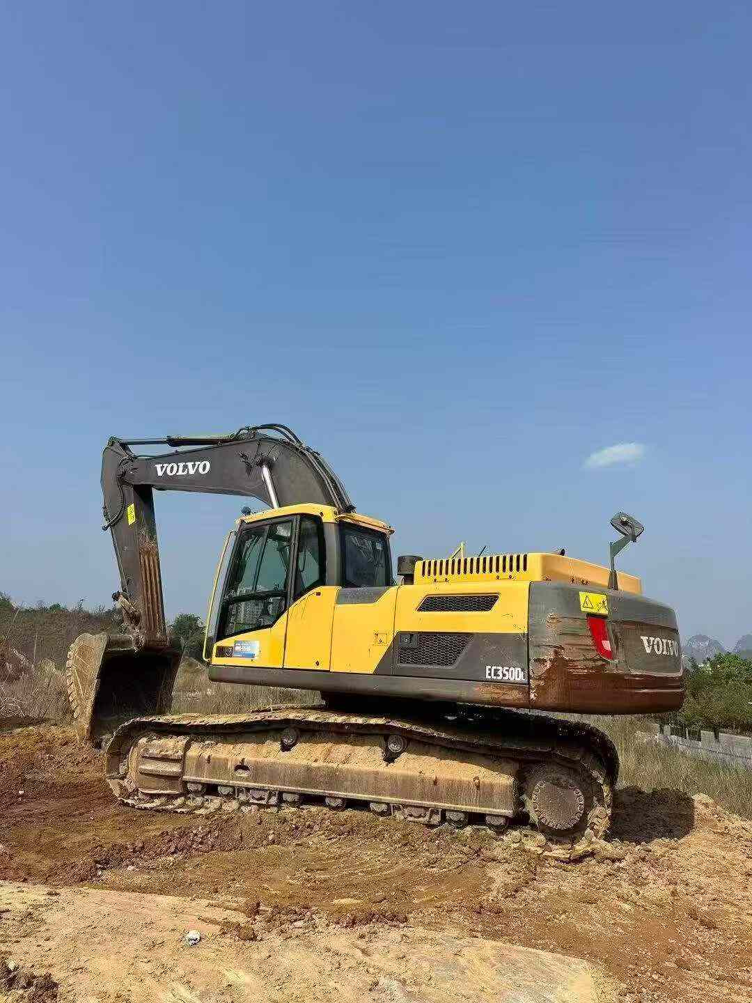 Buy Volvo EC300D Used Excavator / 5
