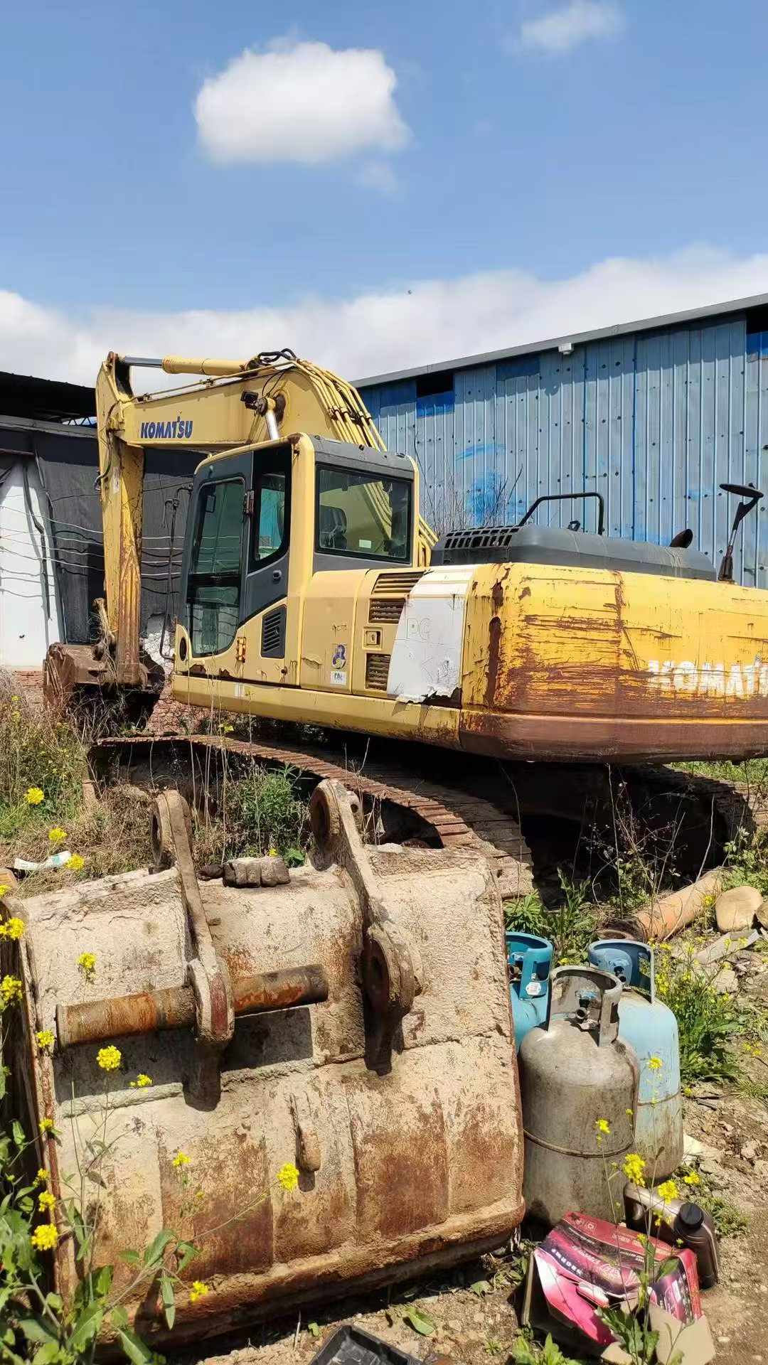 Buy Komatsu PC240-6 Used Excavator / 3