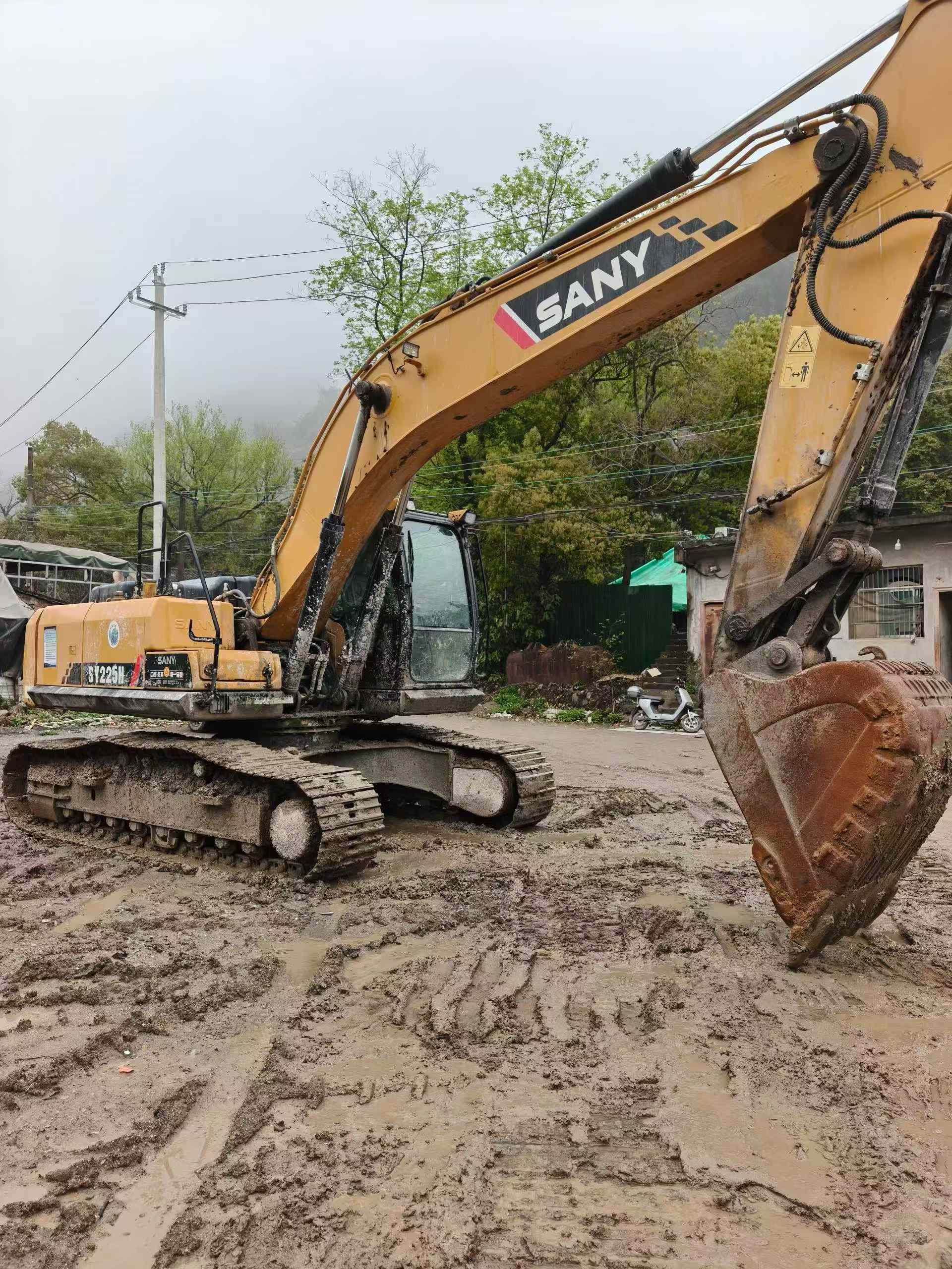 Buy Sany SY225C Used Excavator / 3