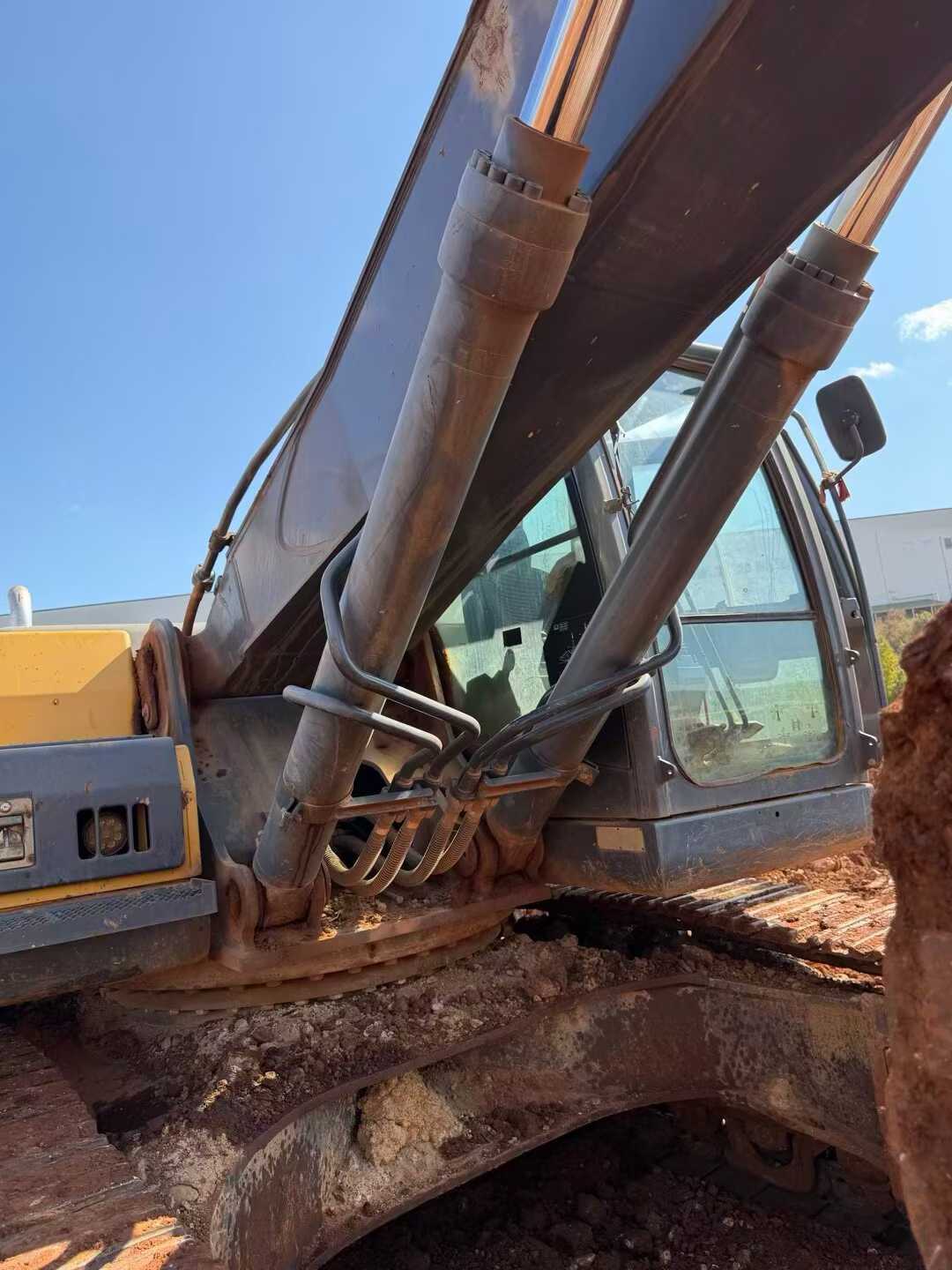 Buy JohnDeere E300LC Used Excavator / 4