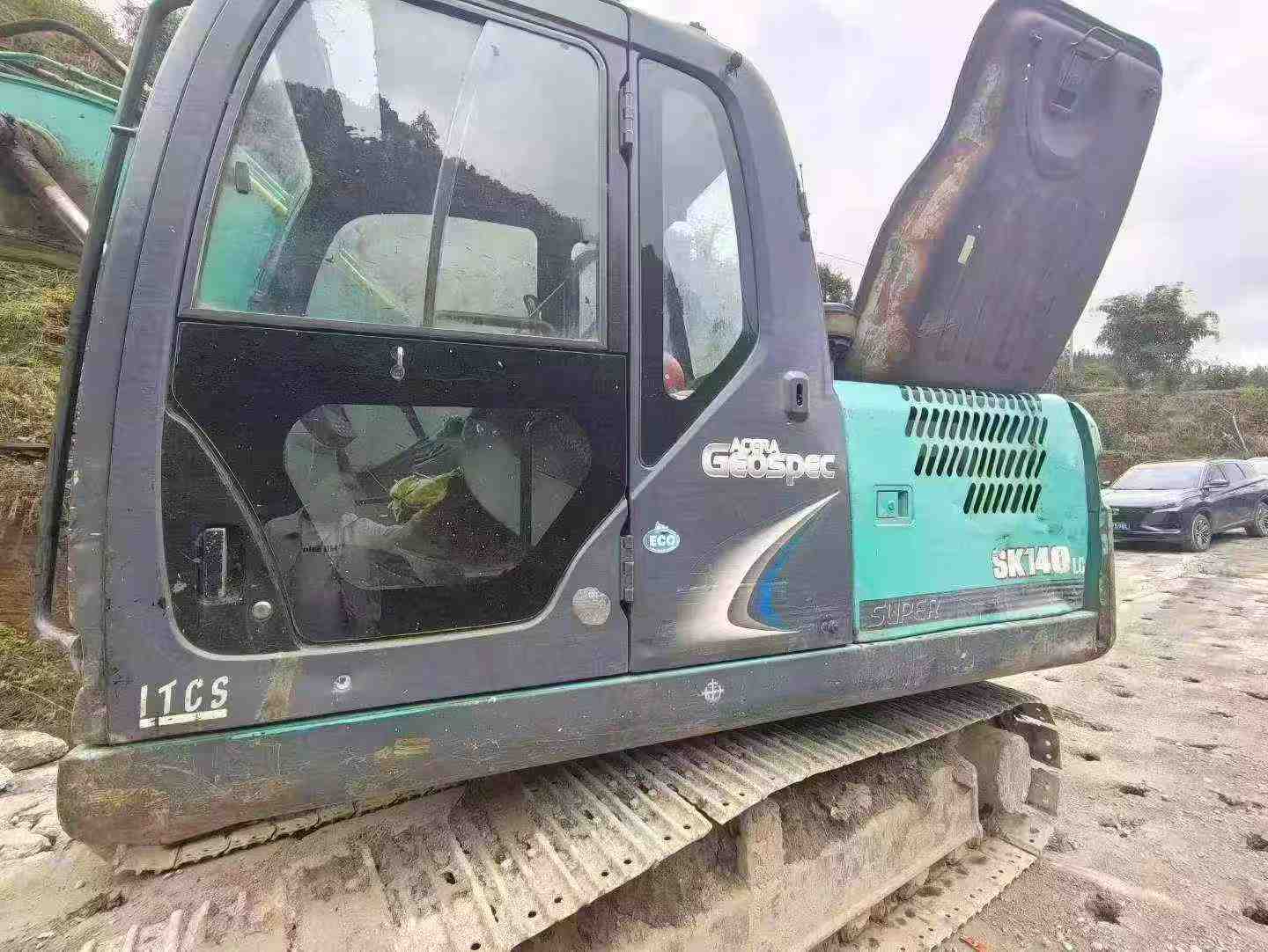 Buy Kobelco SK140 Used Excavator / 6