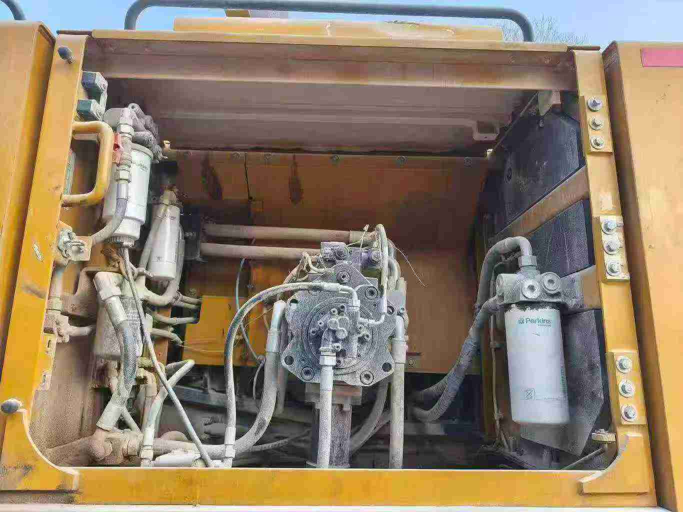 Buy XCMG XE700C Used Excavator / 3