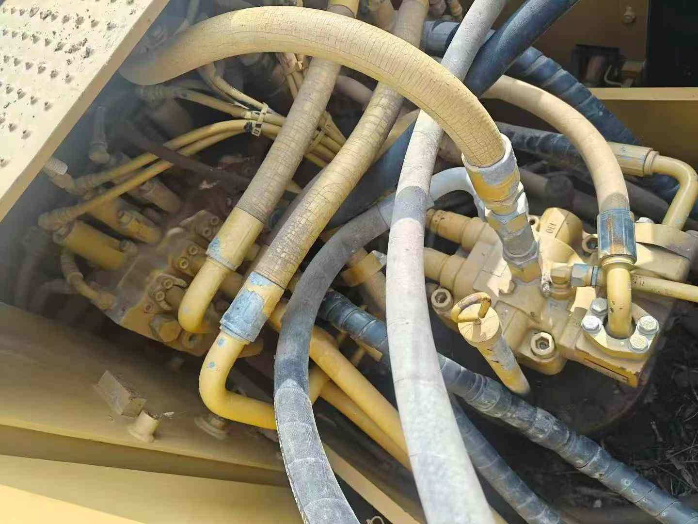 Buy Caterpillar 320A Used Excavator / 4